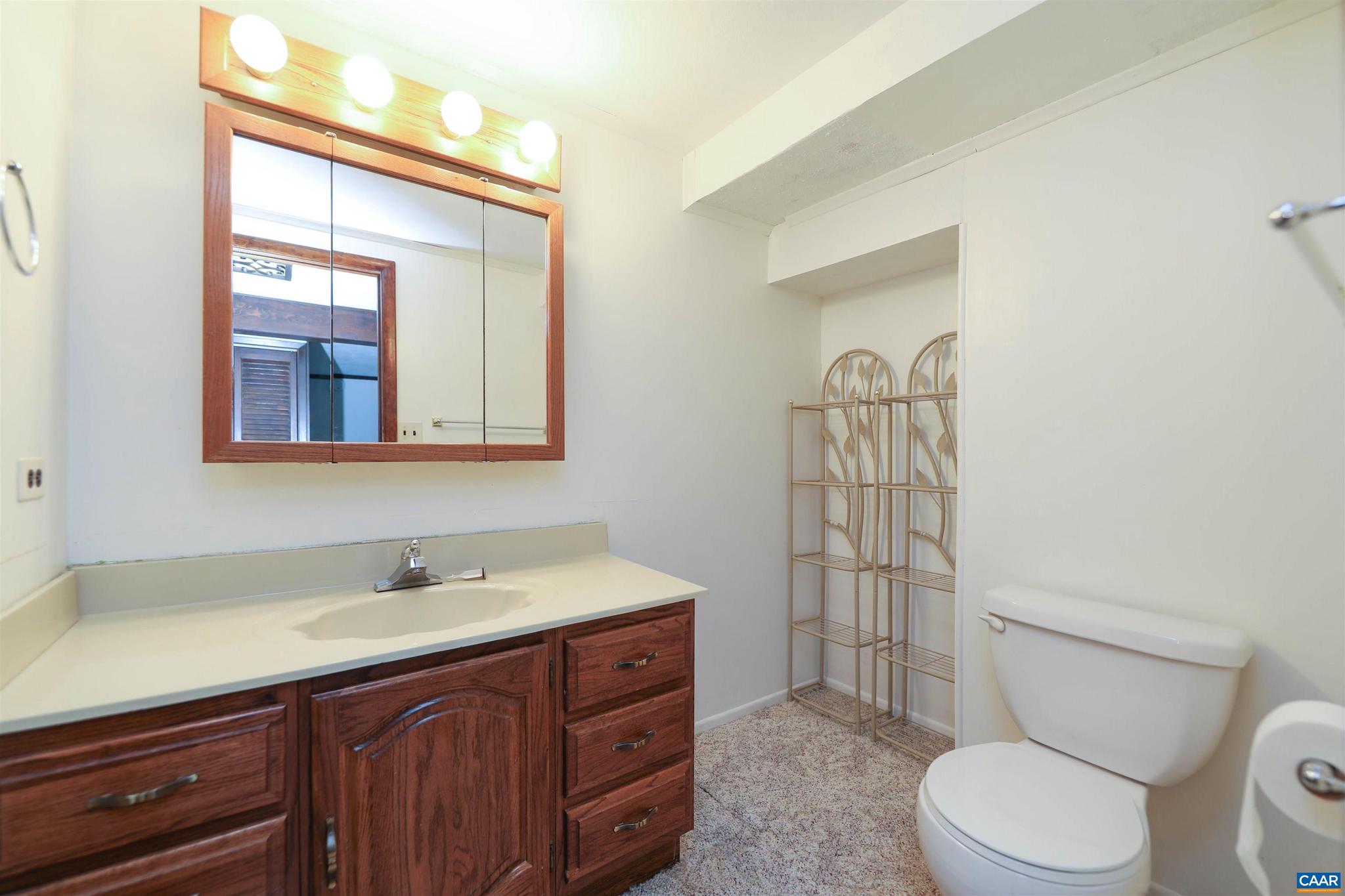 LOCUST GROVE EXT - Residential