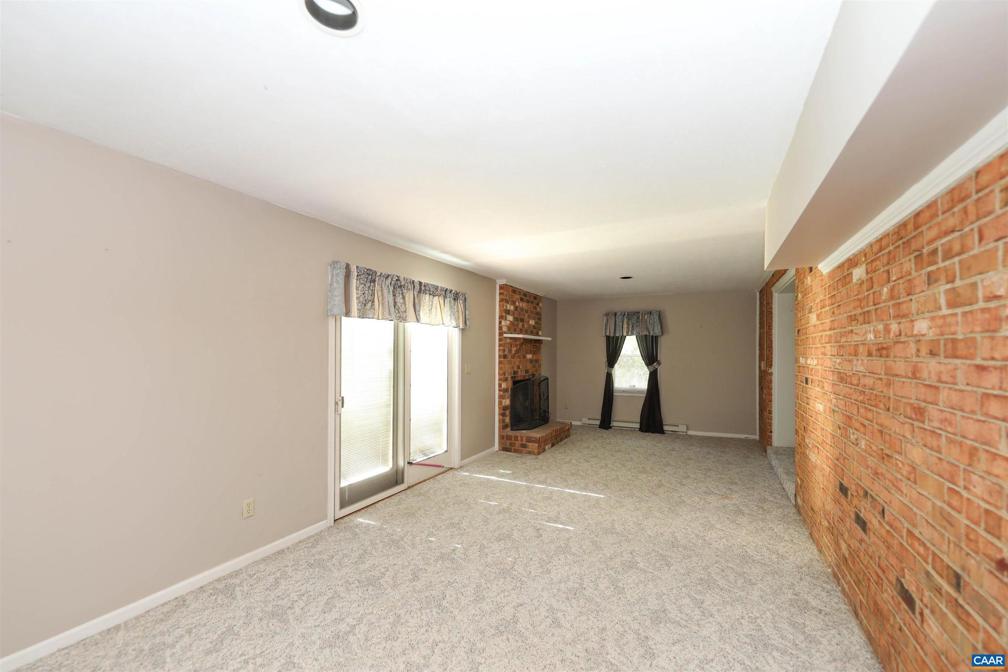 LOCUST GROVE EXT - Residential