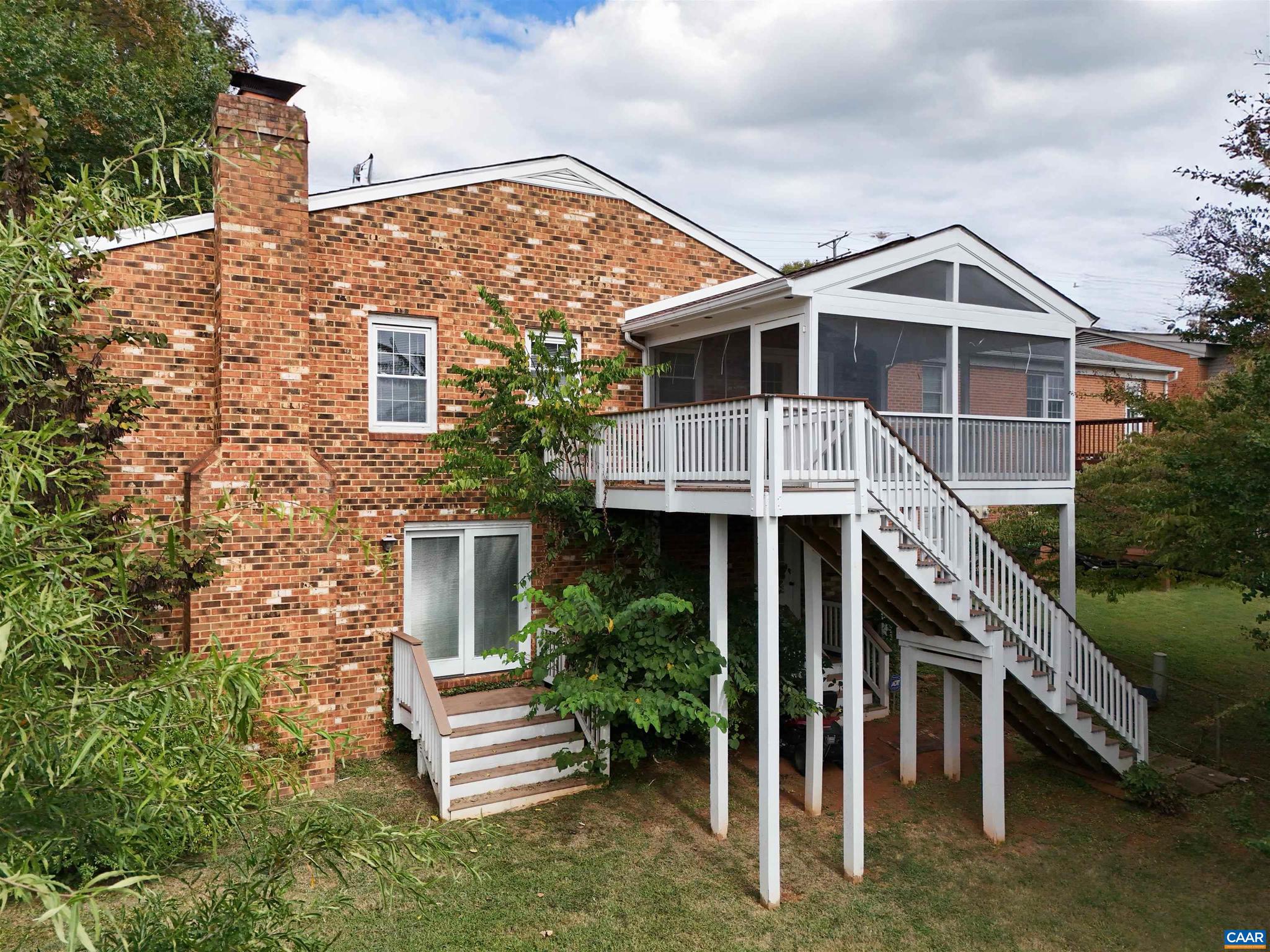 LOCUST GROVE EXT - Residential