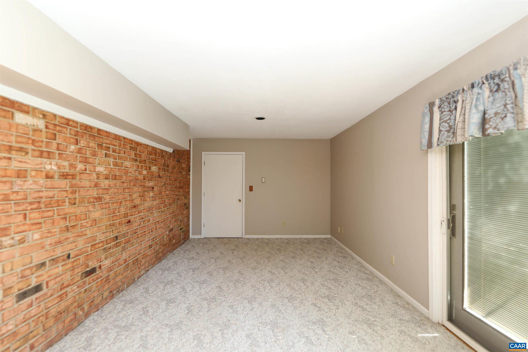 LOCUST GROVE EXT - Residential