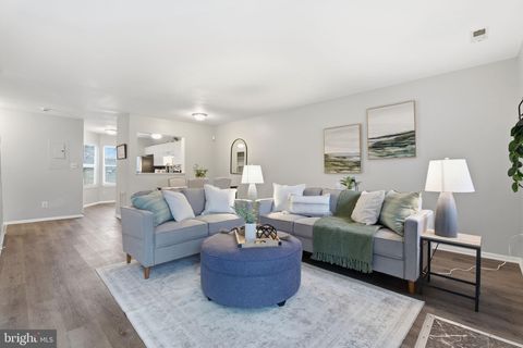 Townhouse For Sale - 21 Ute Court<br/> MIDDLE RIVER, MD 21220