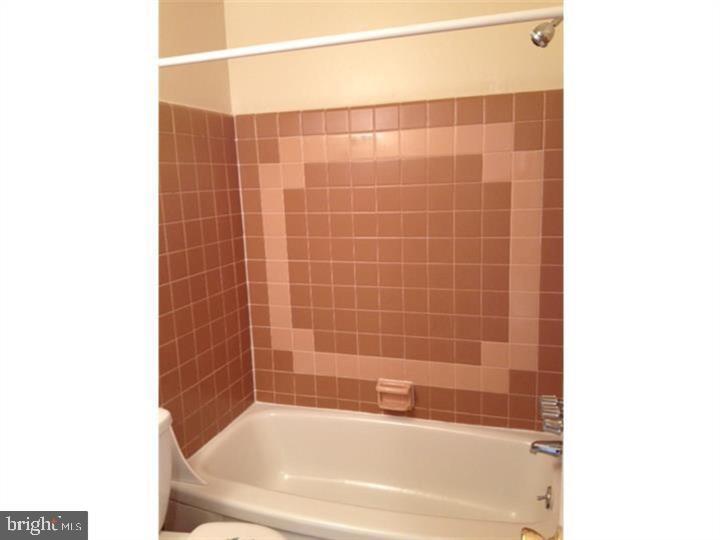 DREXEL MANOR - Residential Lease