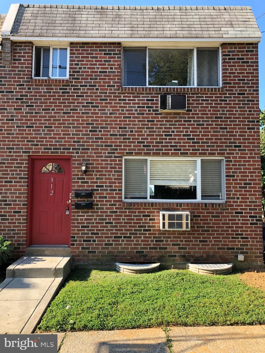 PICTURES ARE OF A SIMILAR UNIT. Very clean & updated 2 bedroom apartment. Gas heat & hot water, gas cooking. Pets allowed on a case by case by case basis. Pet fee/rent required if approved. Bus stop right out front. Trolly just up the street.