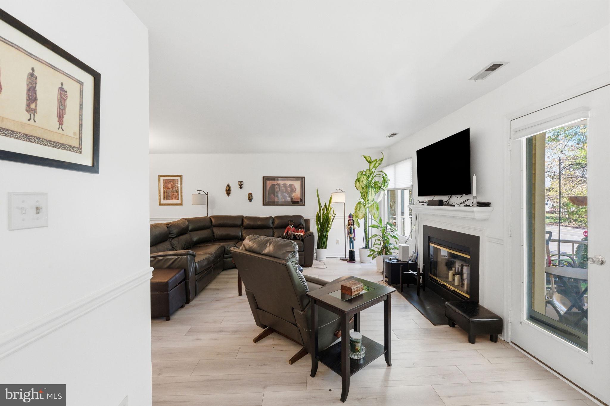 CRESTWOOD CONDO - Residential