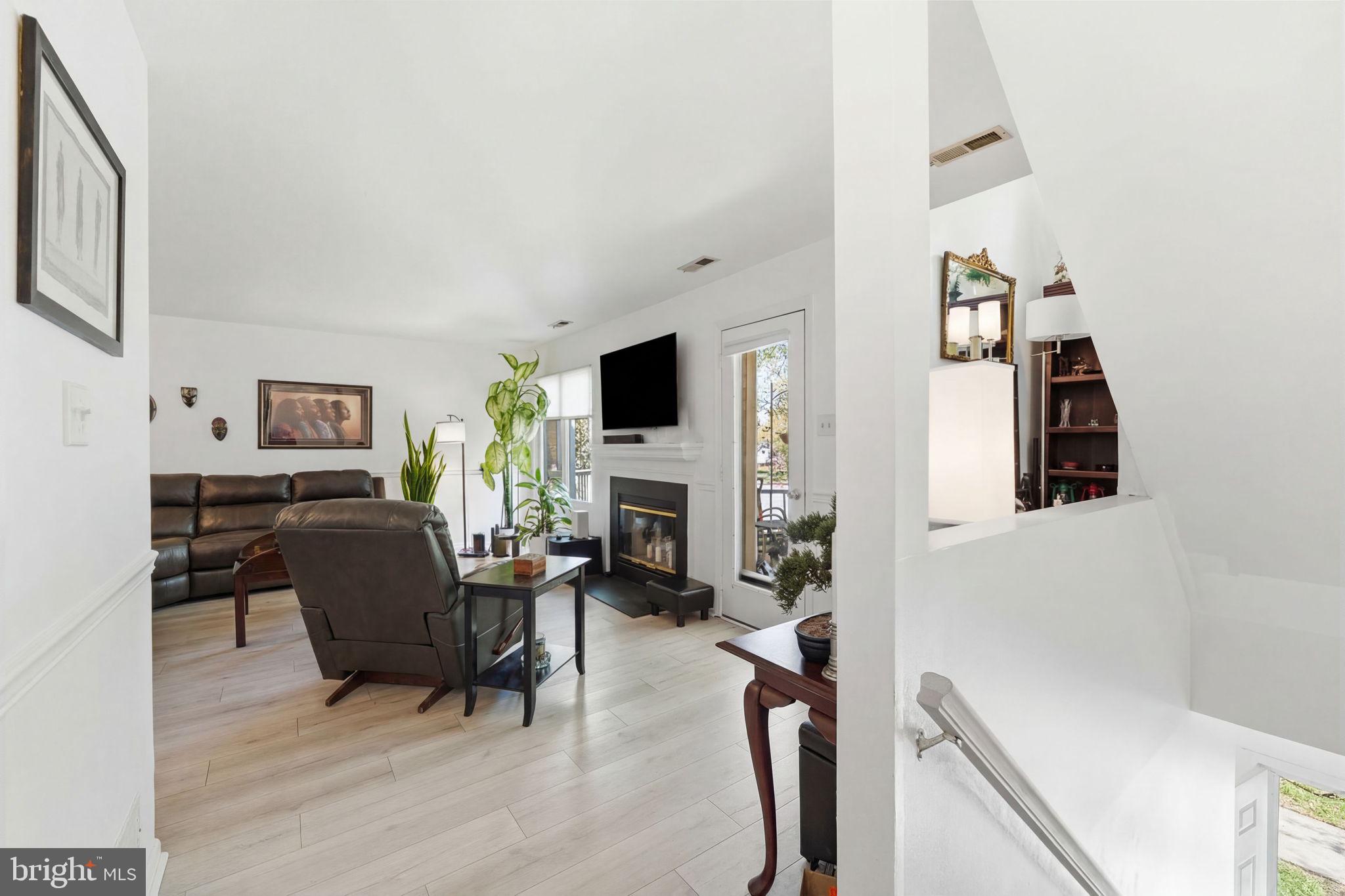 CRESTWOOD CONDO - Residential