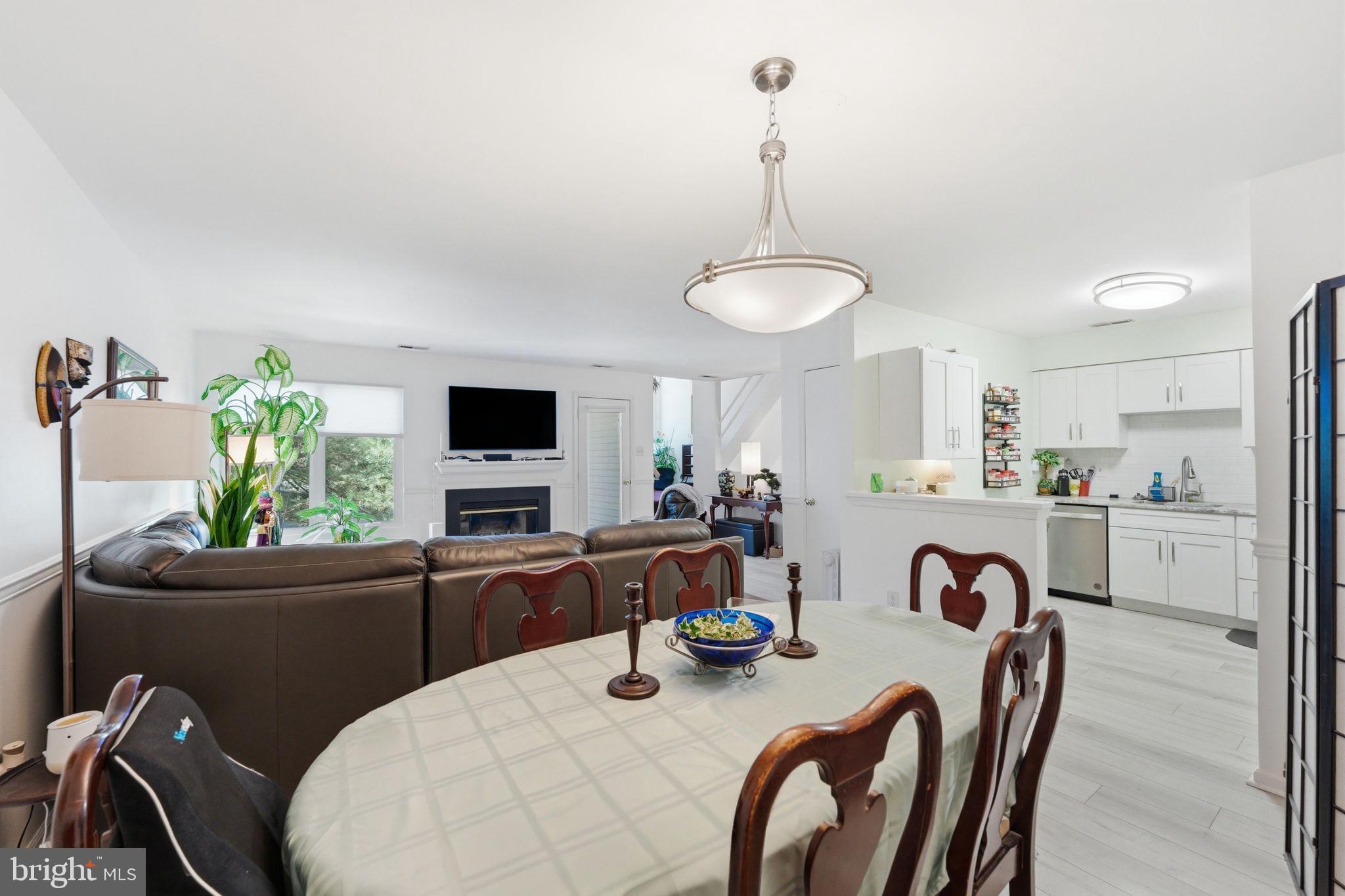 CRESTWOOD CONDO - Residential