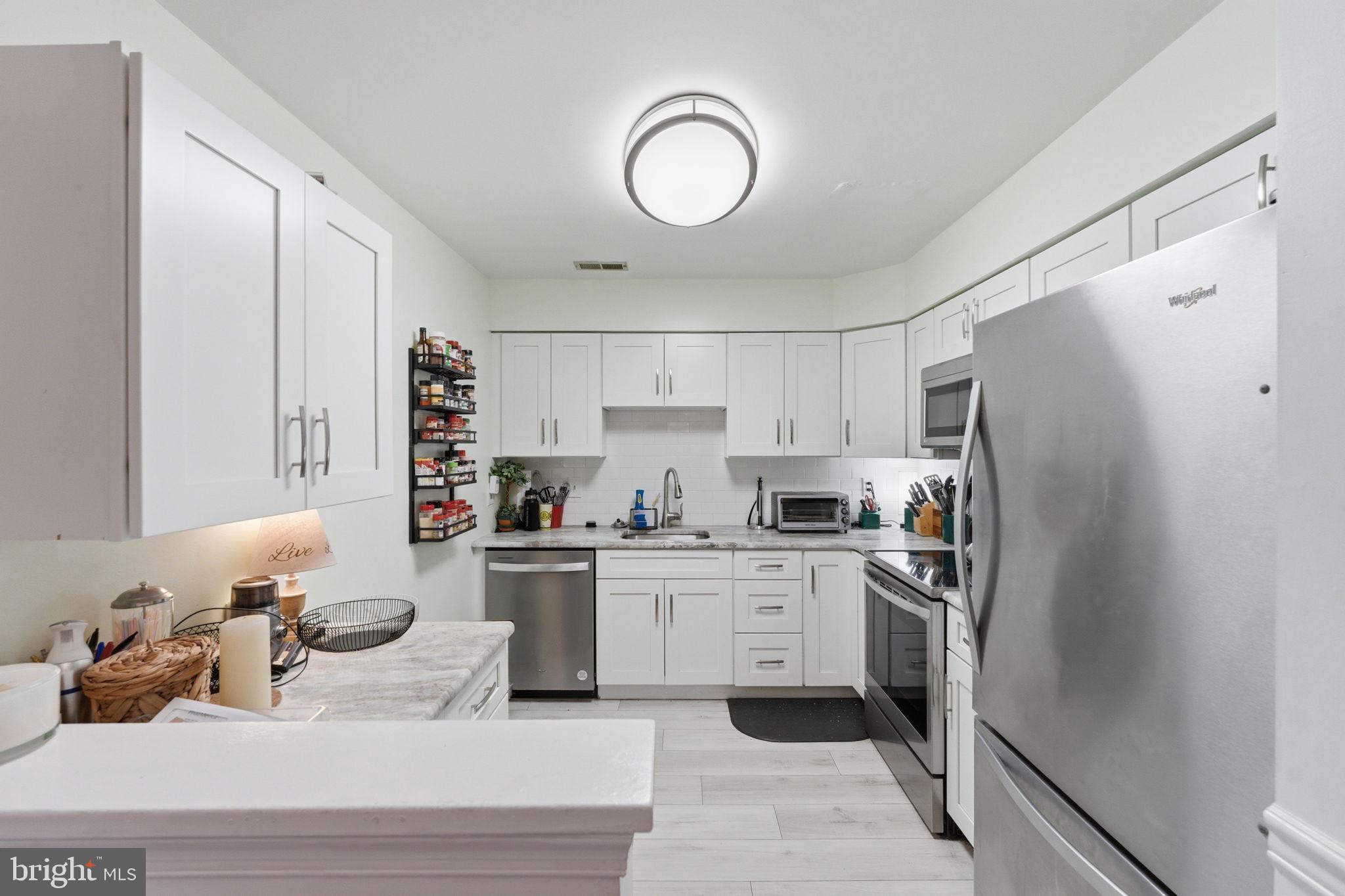 CRESTWOOD CONDO - Residential