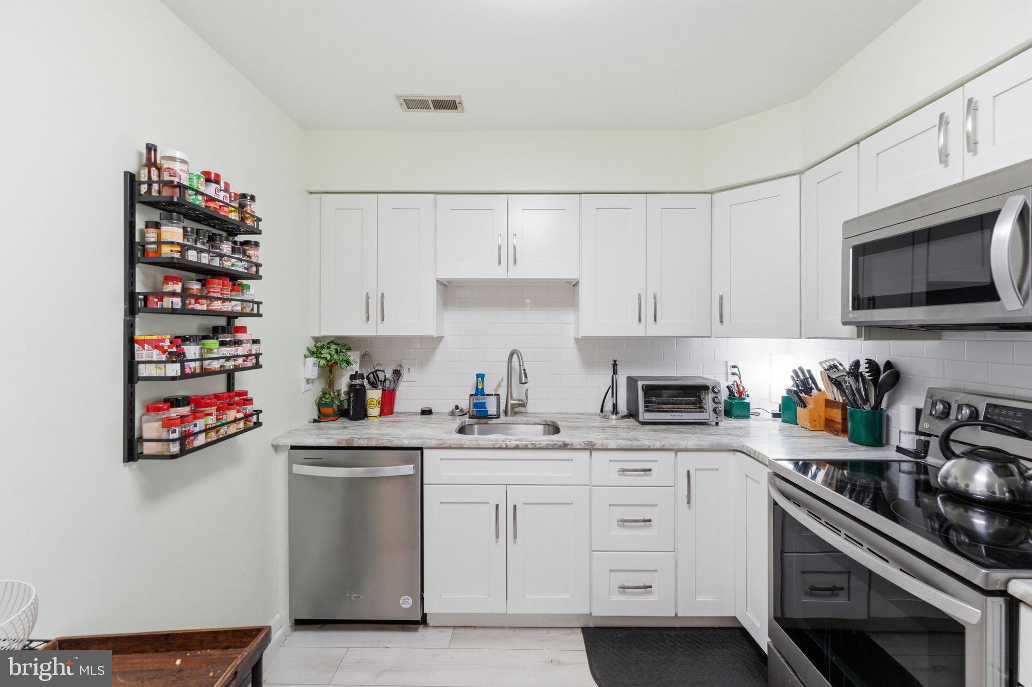 CRESTWOOD CONDO - Residential