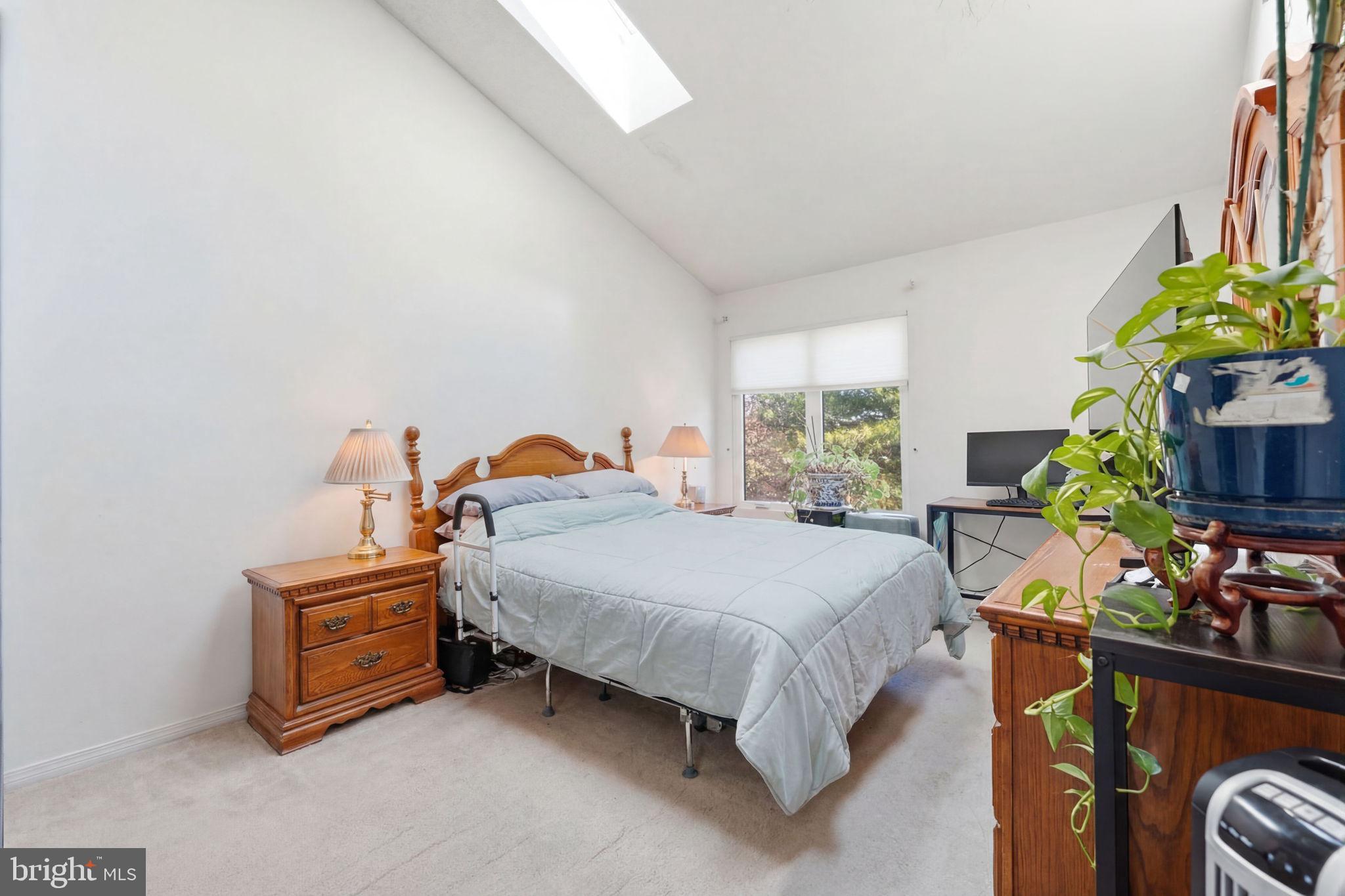 CRESTWOOD CONDO - Residential