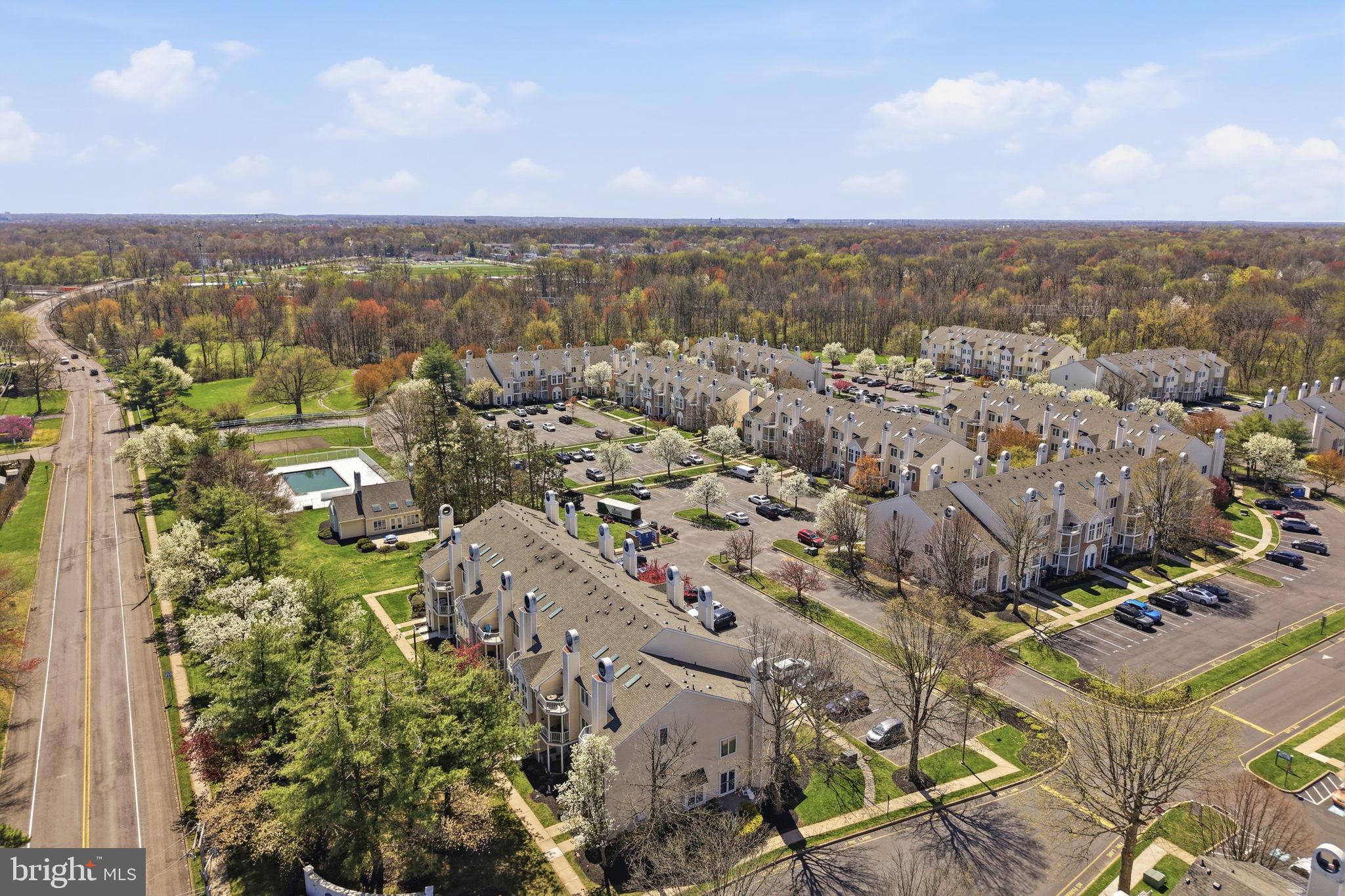 CRESTWOOD CONDO - Residential