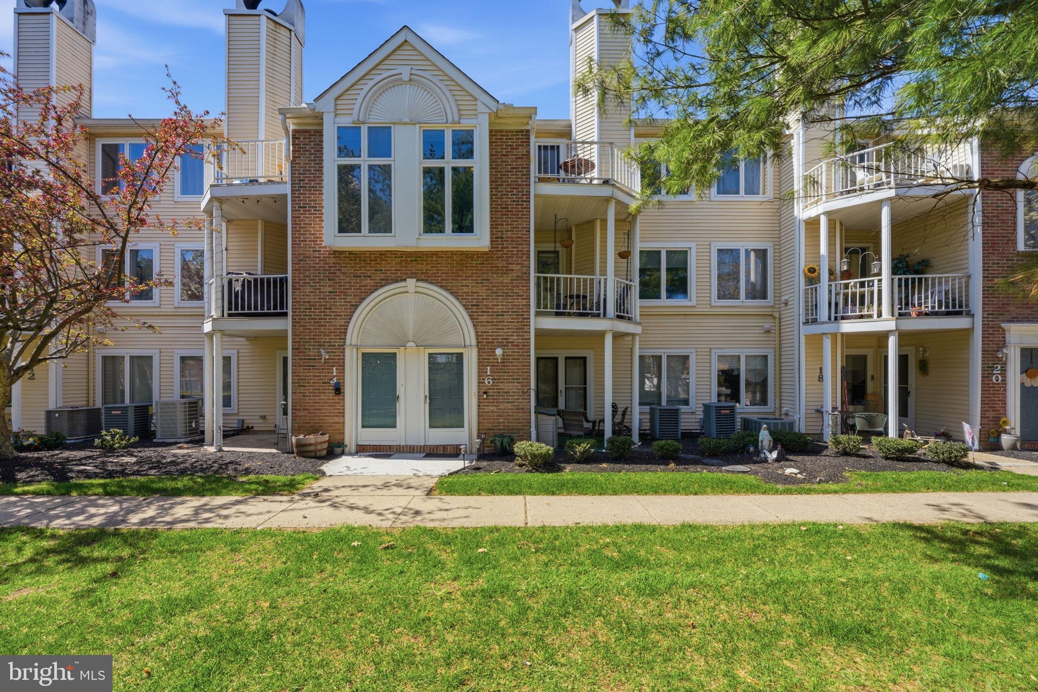 CRESTWOOD CONDO - Residential