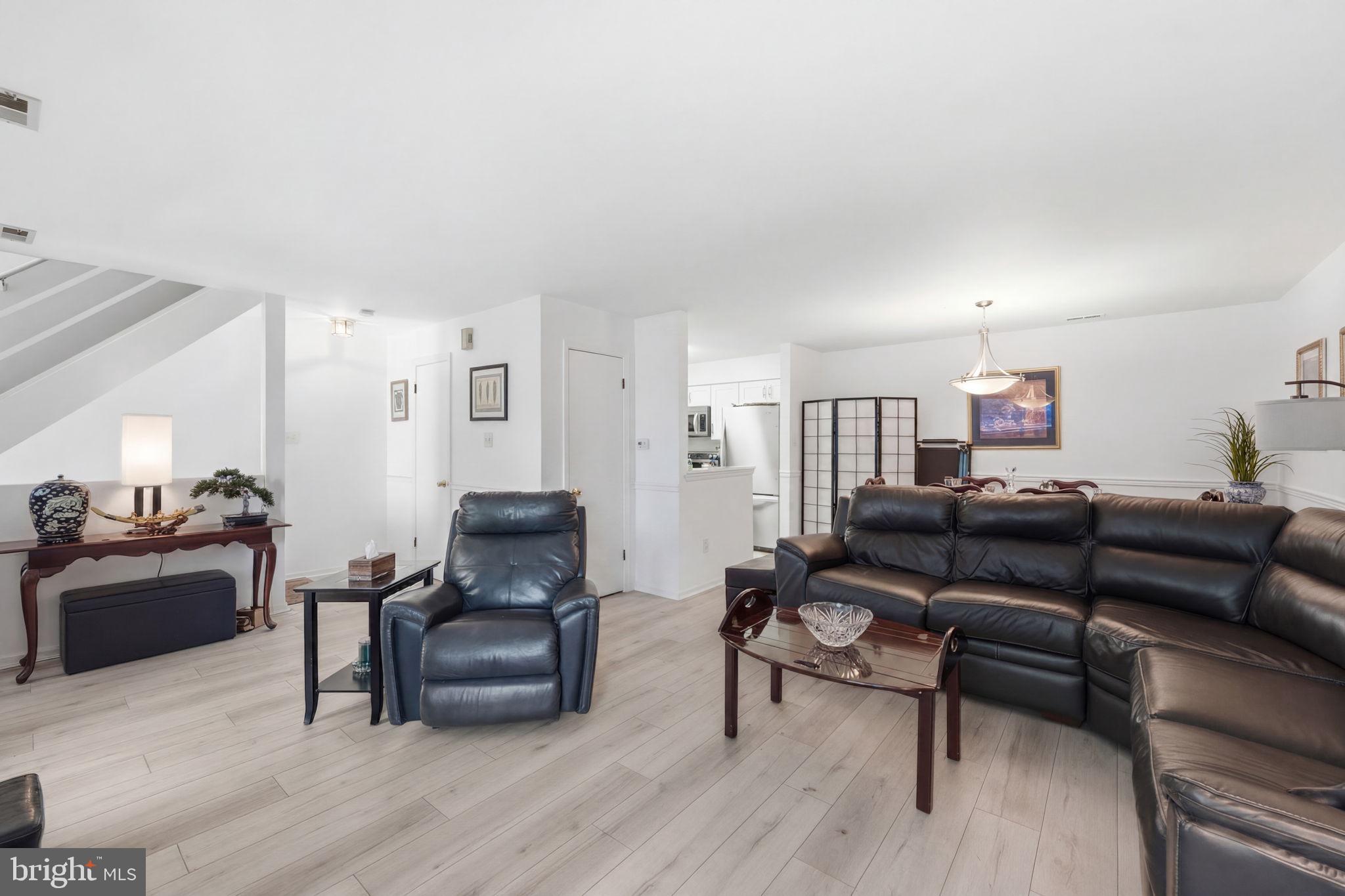 CRESTWOOD CONDO - Residential