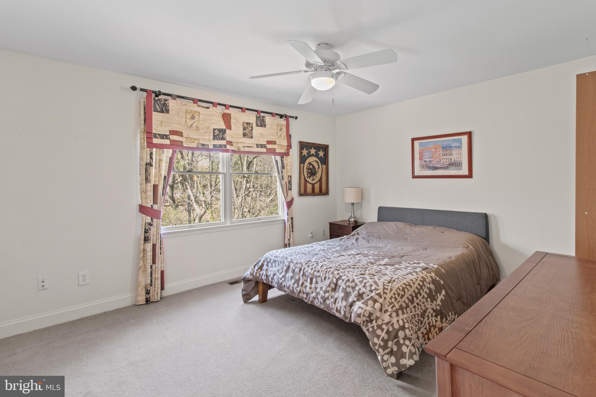 ROSE TREE ESTS - Residential