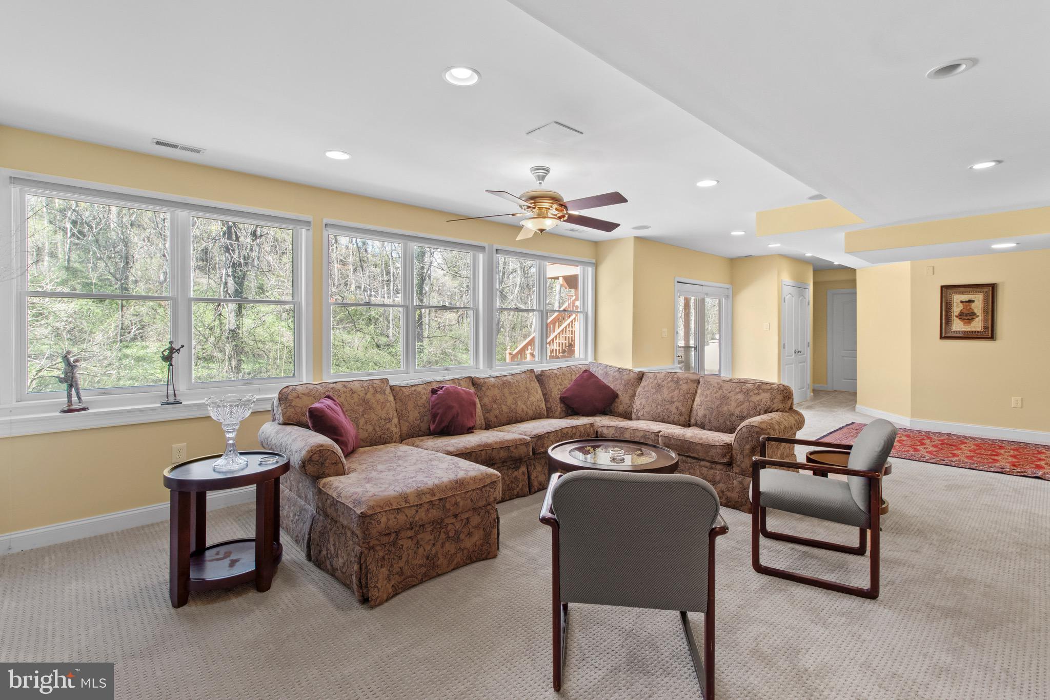 ROSE TREE ESTS - Residential