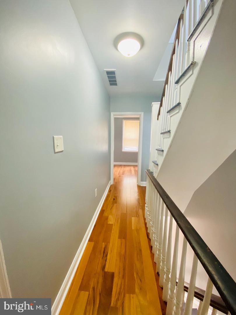 1704 N SYDENHAM STREET