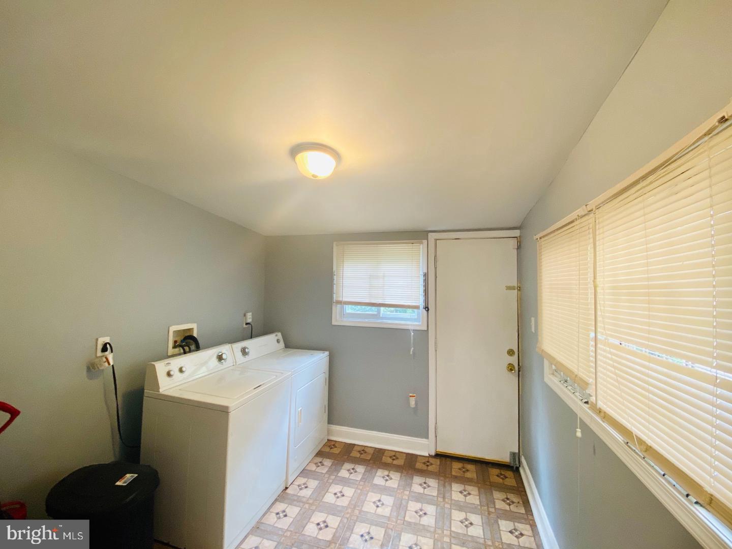 1704 N SYDENHAM STREET