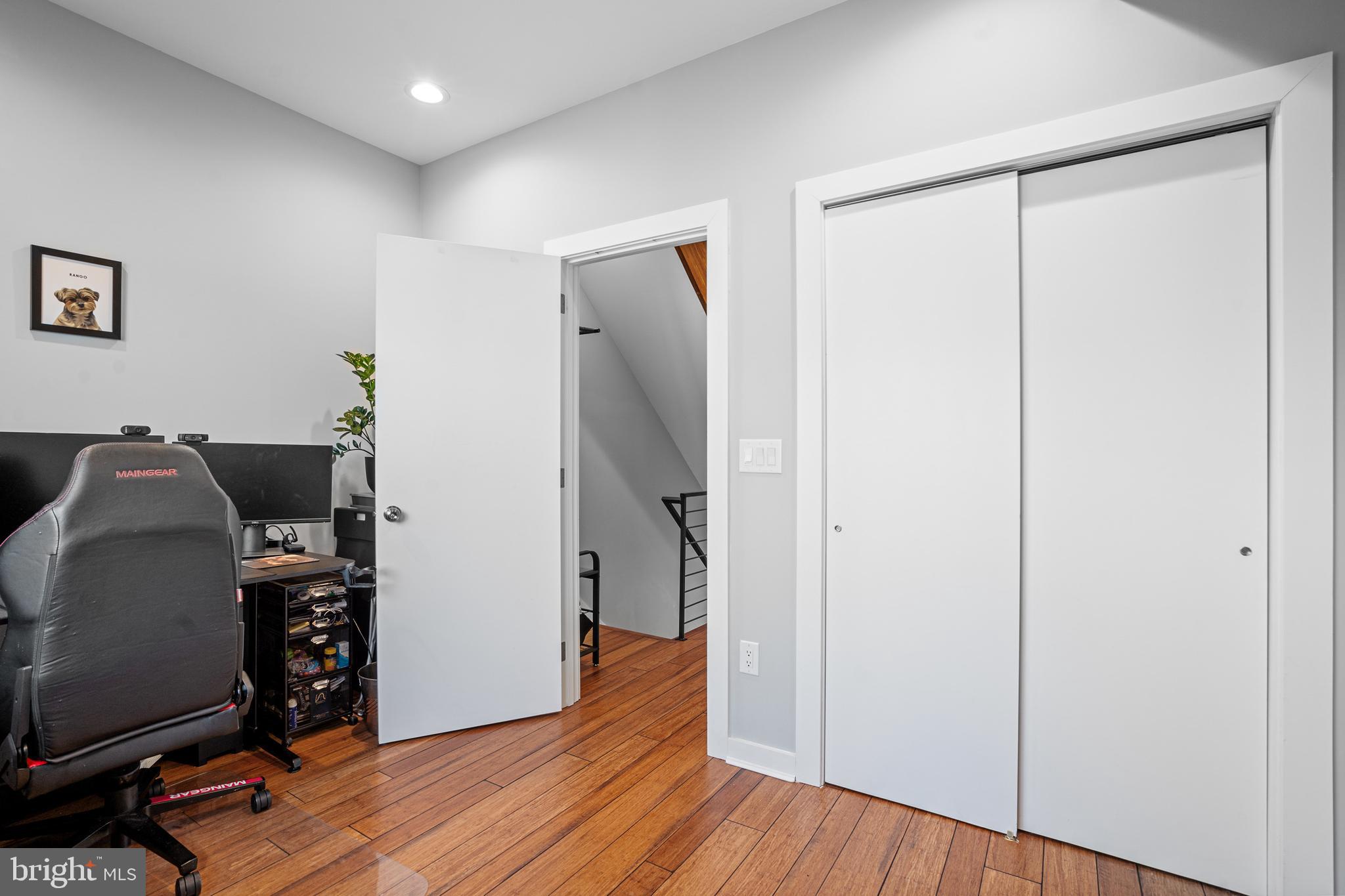 POINT BREEZE - Residential