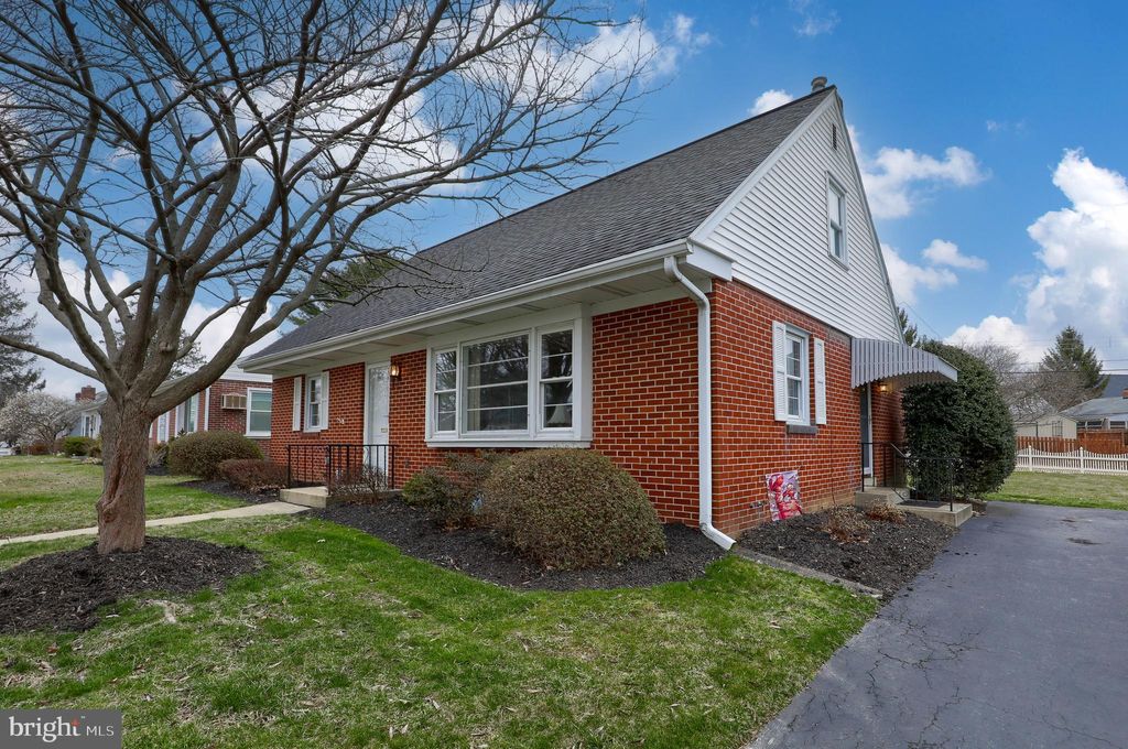 Photo of 721 GARNET AVE, LANCASTER, PA 17603 (MLS # PALA2032074)