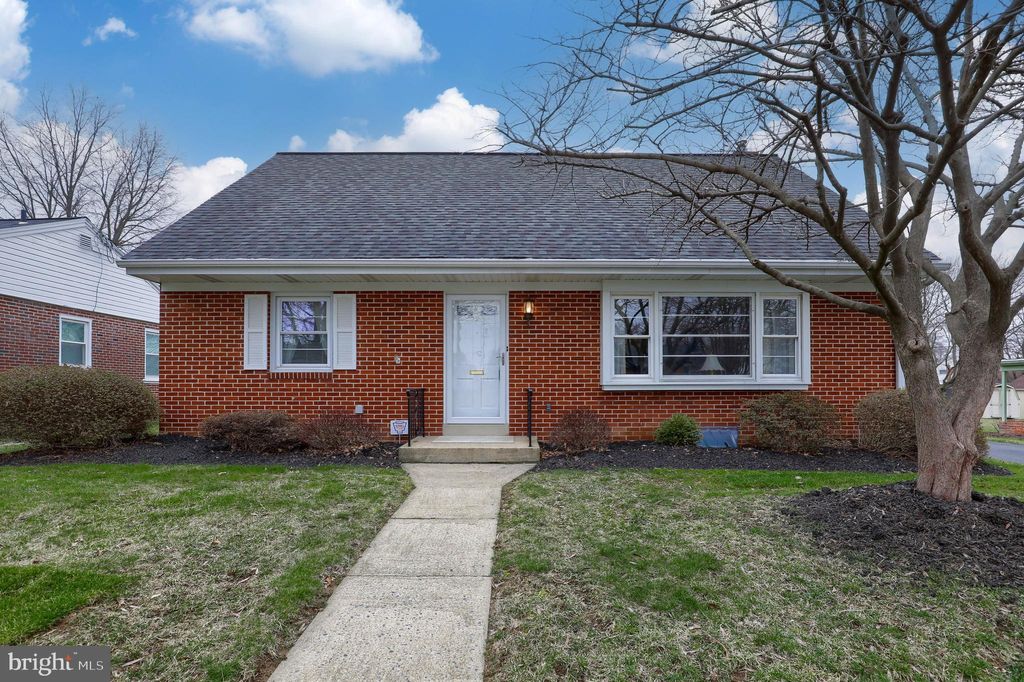 Photo of 721 GARNET AVE, LANCASTER, PA 17603 (MLS # PALA2032074)