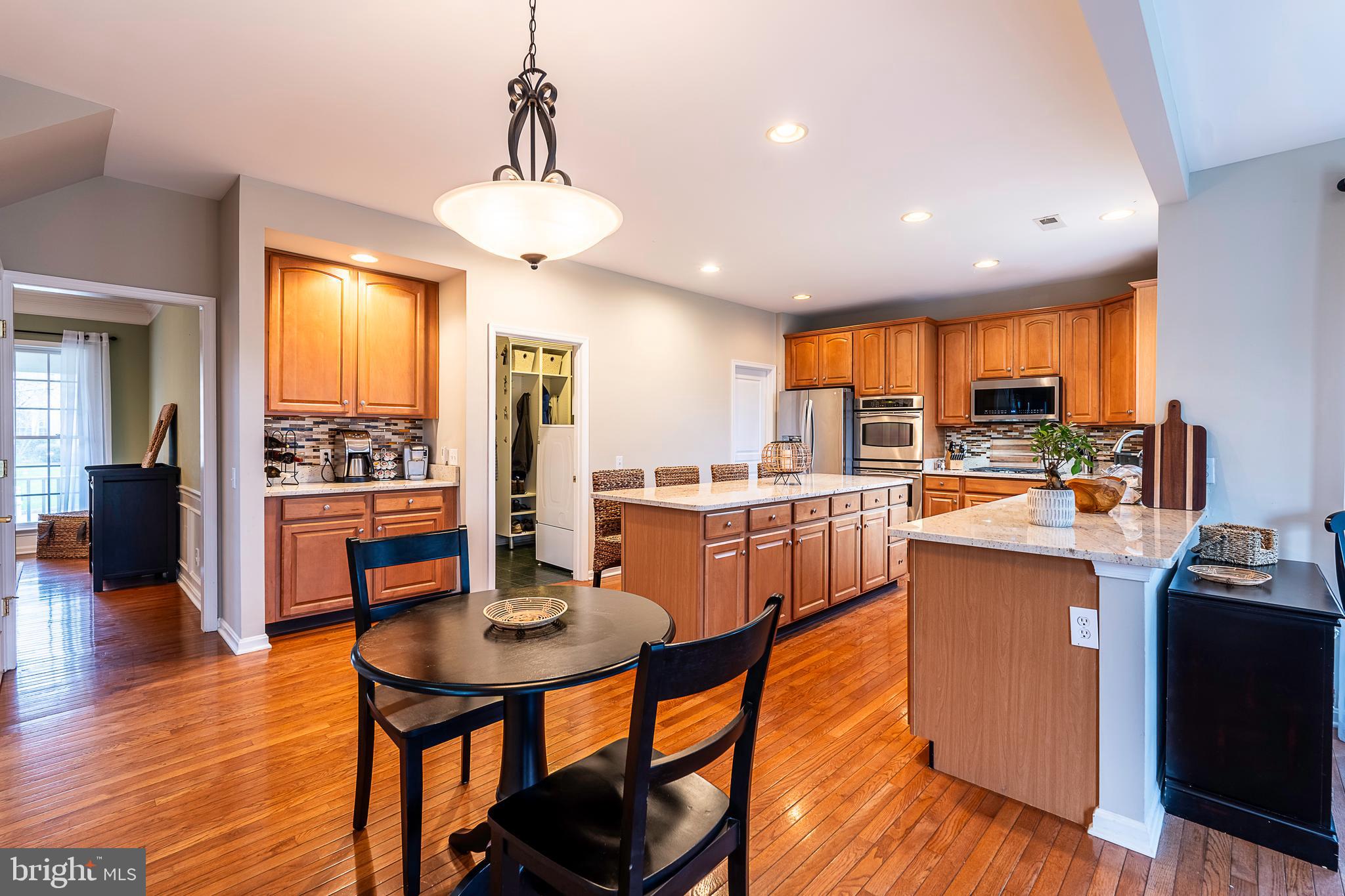 EAGLE HUNT - Residential Lease