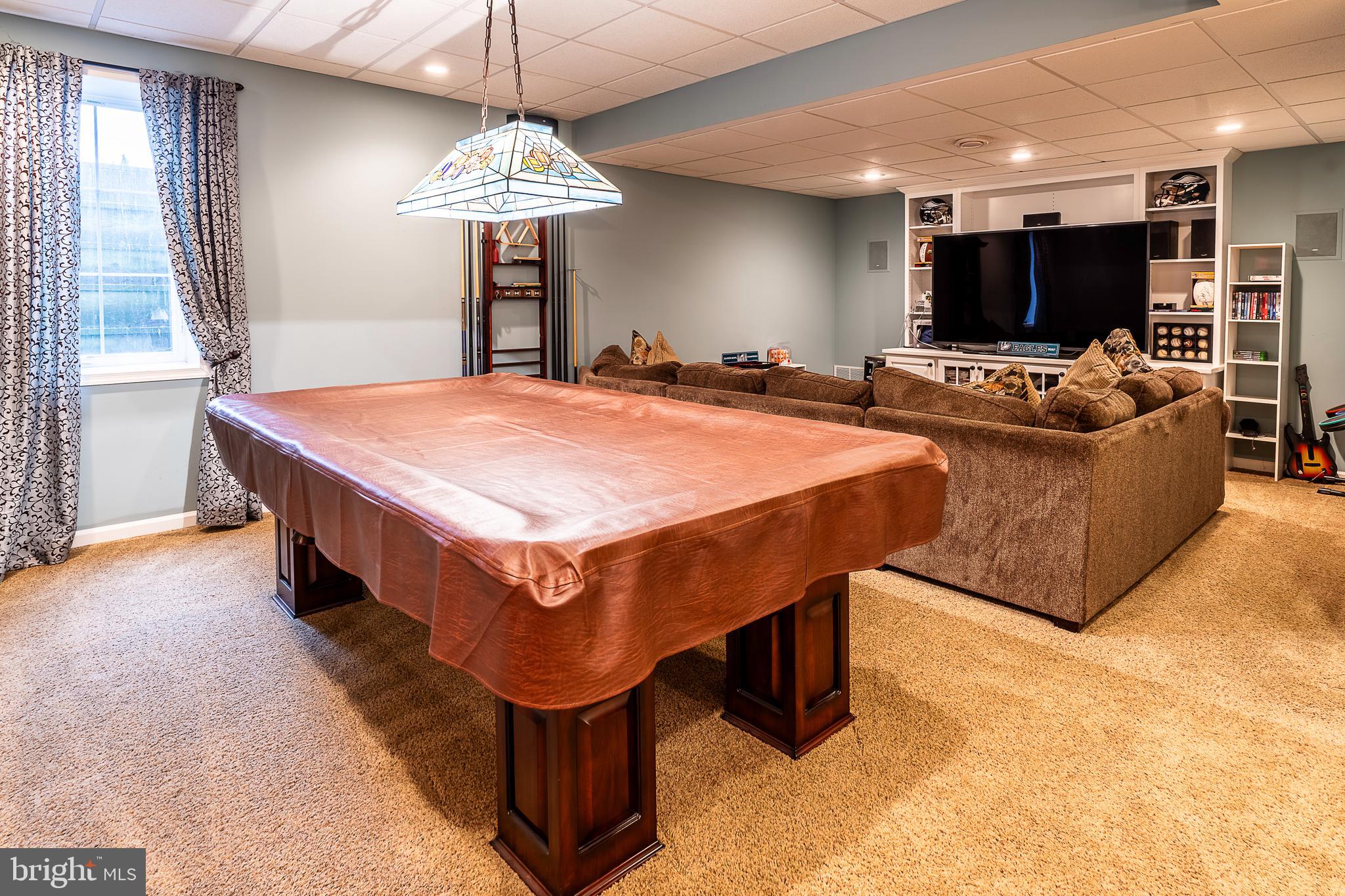 EAGLE HUNT - Residential Lease