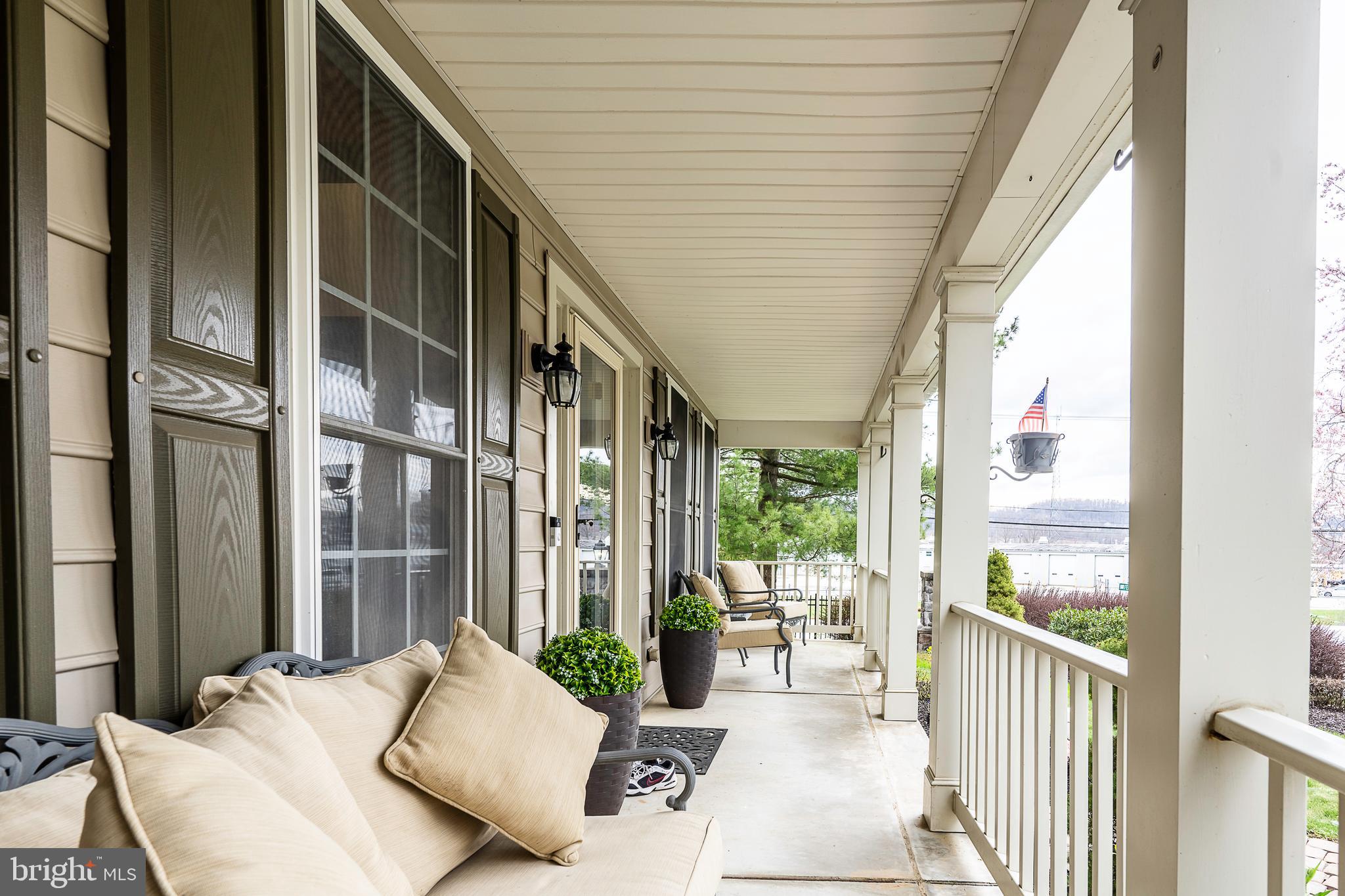 EAGLE HUNT - Residential Lease