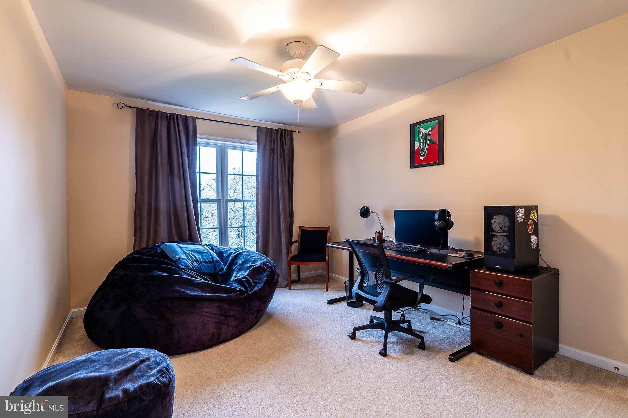 EAGLE HUNT - Residential Lease