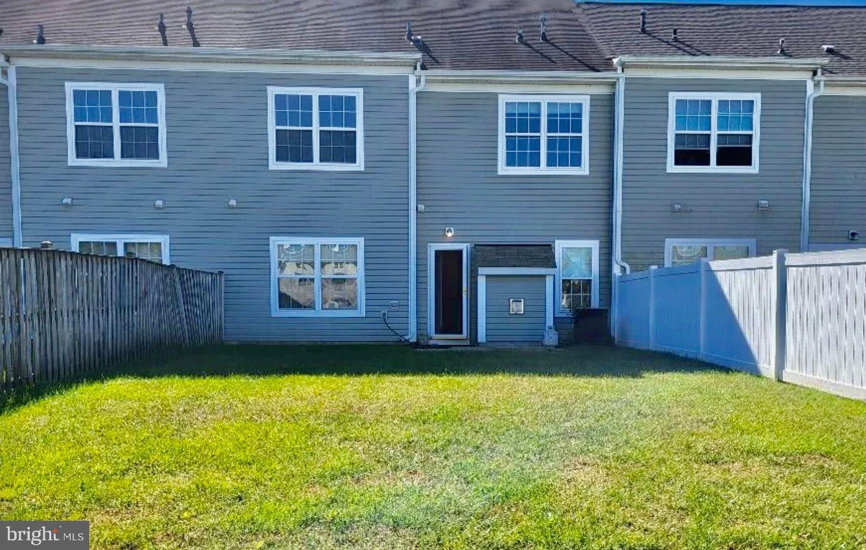 LAKELANDS AT EASTON - Residential