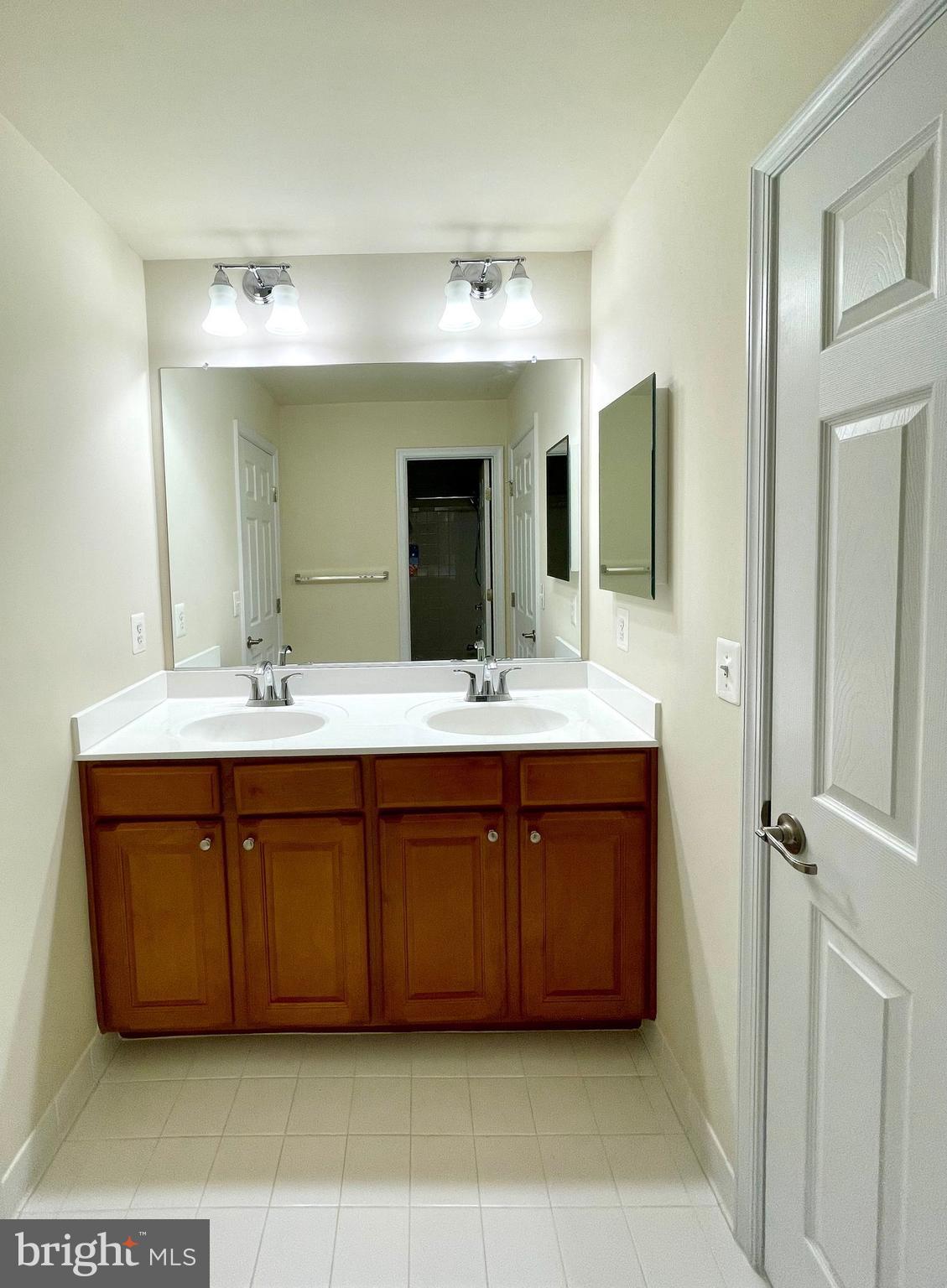 LAKELANDS AT EASTON - Residential