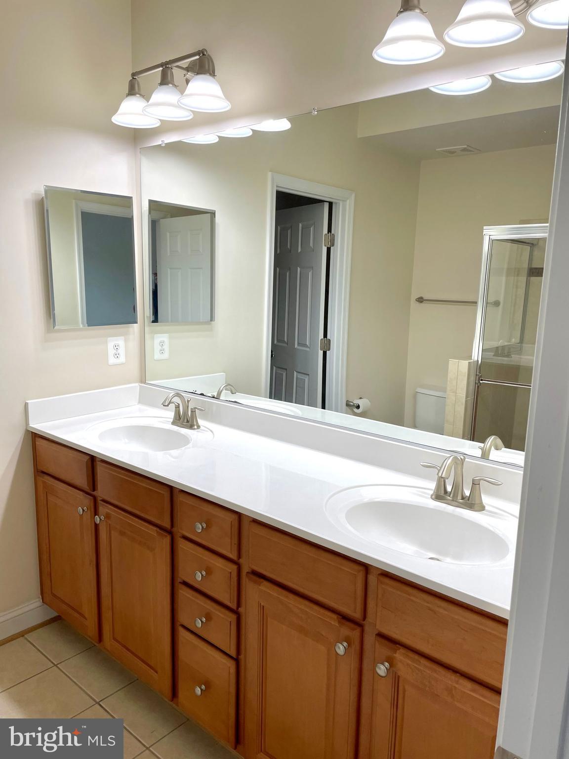 LAKELANDS AT EASTON - Residential