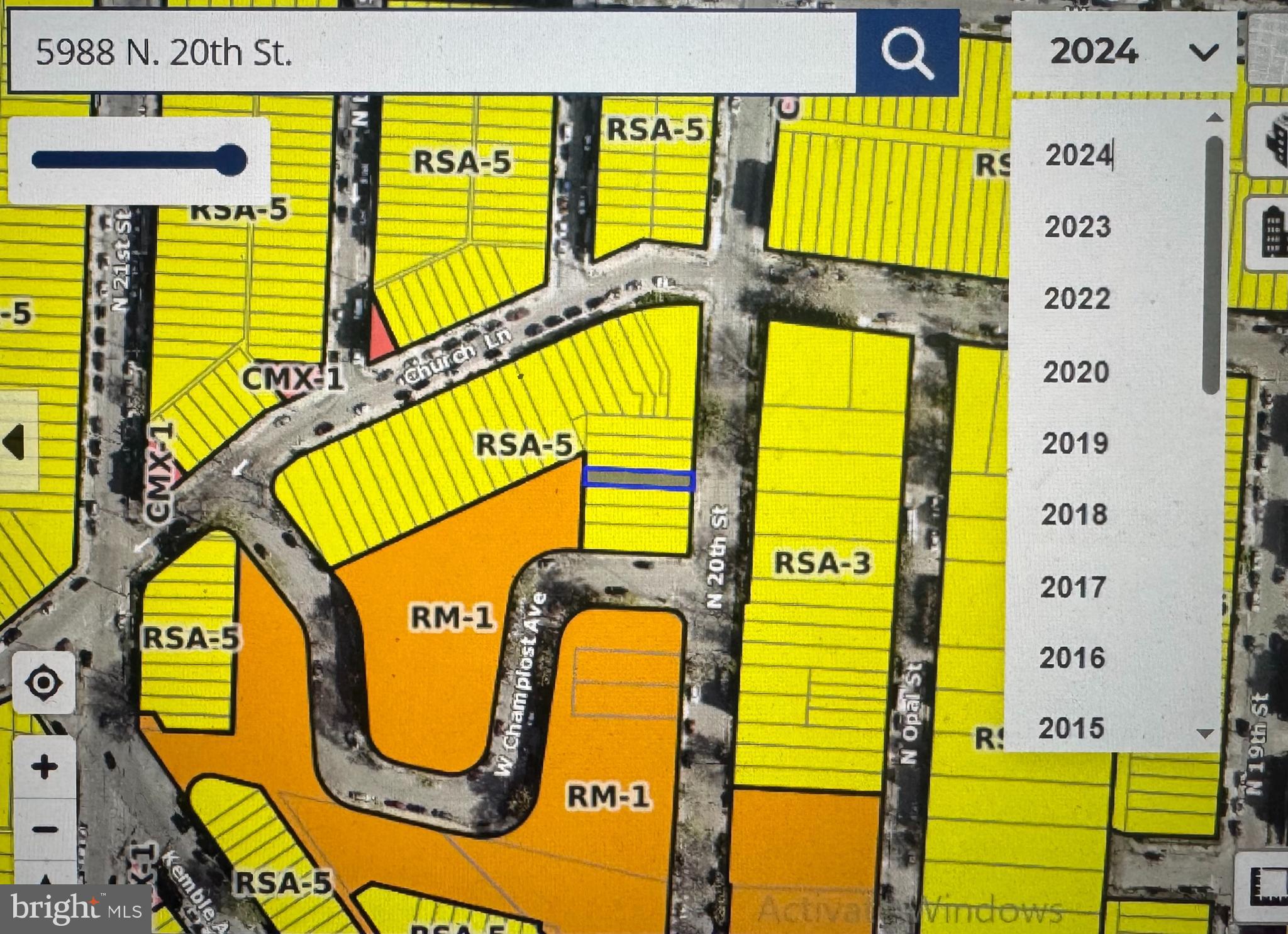 Main image without alt text