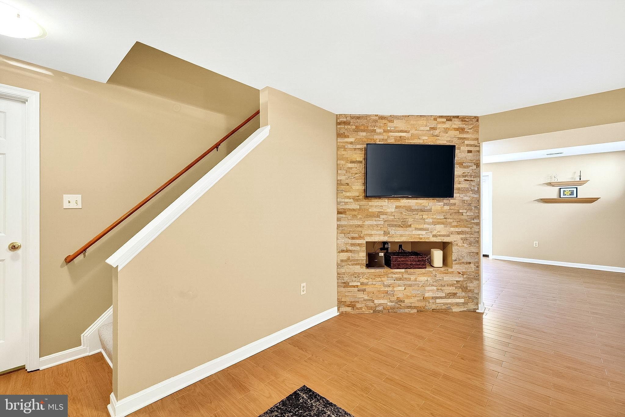 BRIARCLIFF MANOR - Residential