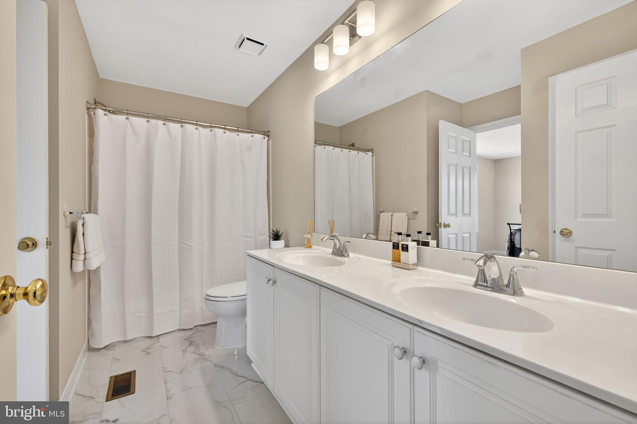 BRIARCLIFF MANOR - Residential