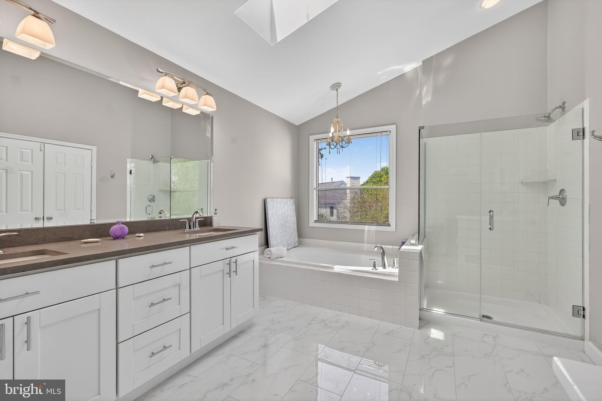 BRIARCLIFF MANOR - Residential