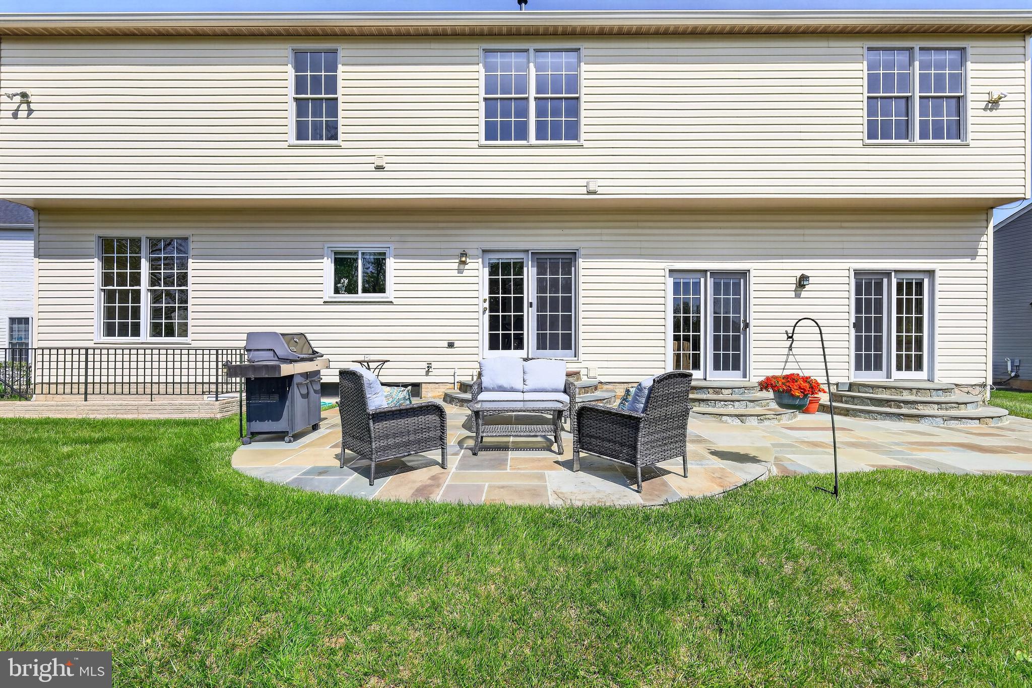 BRIARCLIFF MANOR - Residential