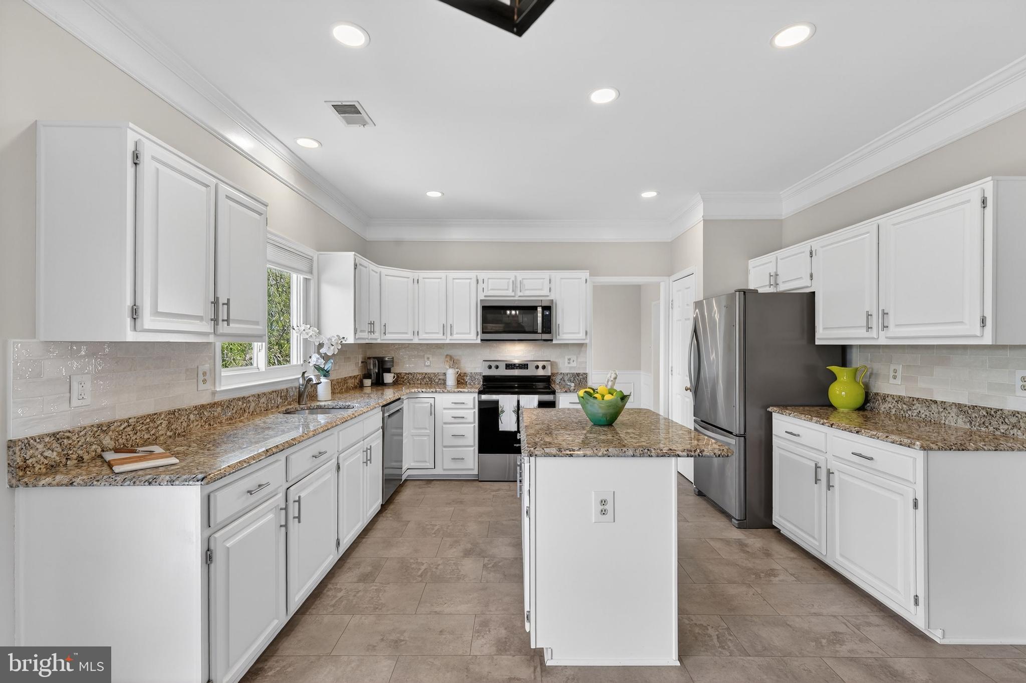 BRIARCLIFF MANOR - Residential