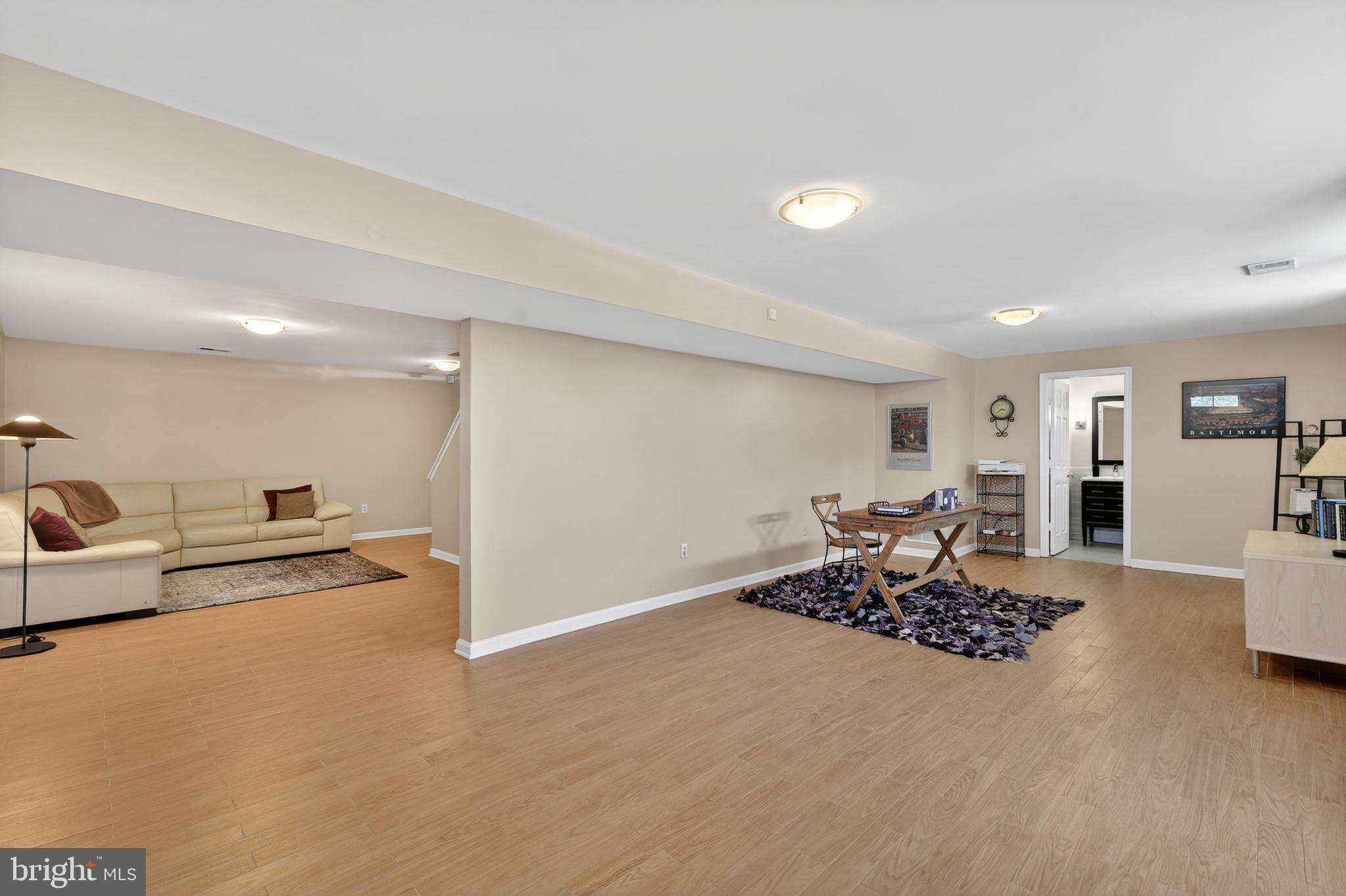 BRIARCLIFF MANOR - Residential