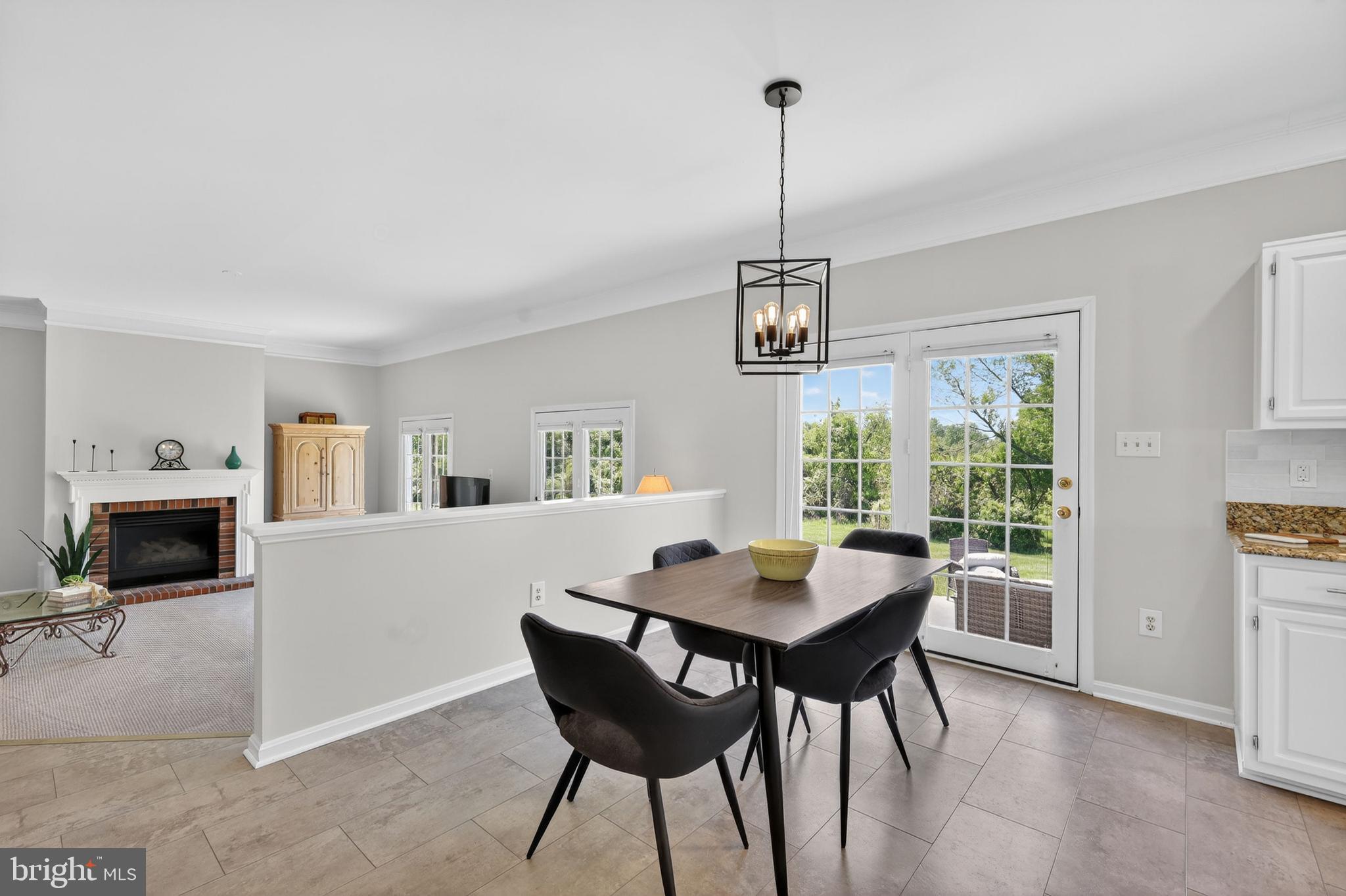 BRIARCLIFF MANOR - Residential