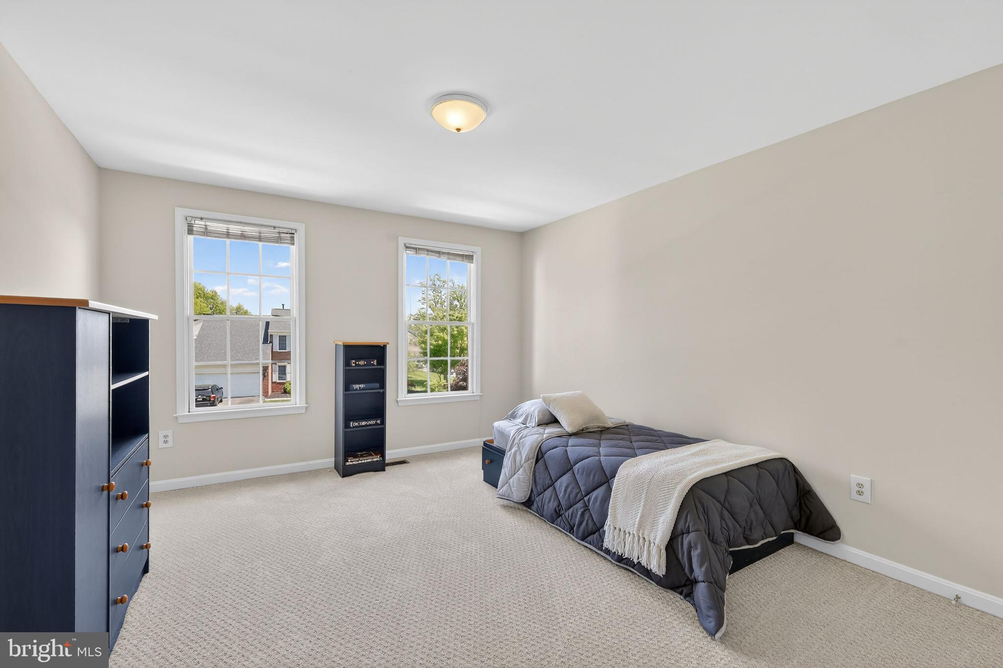 BRIARCLIFF MANOR - Residential
