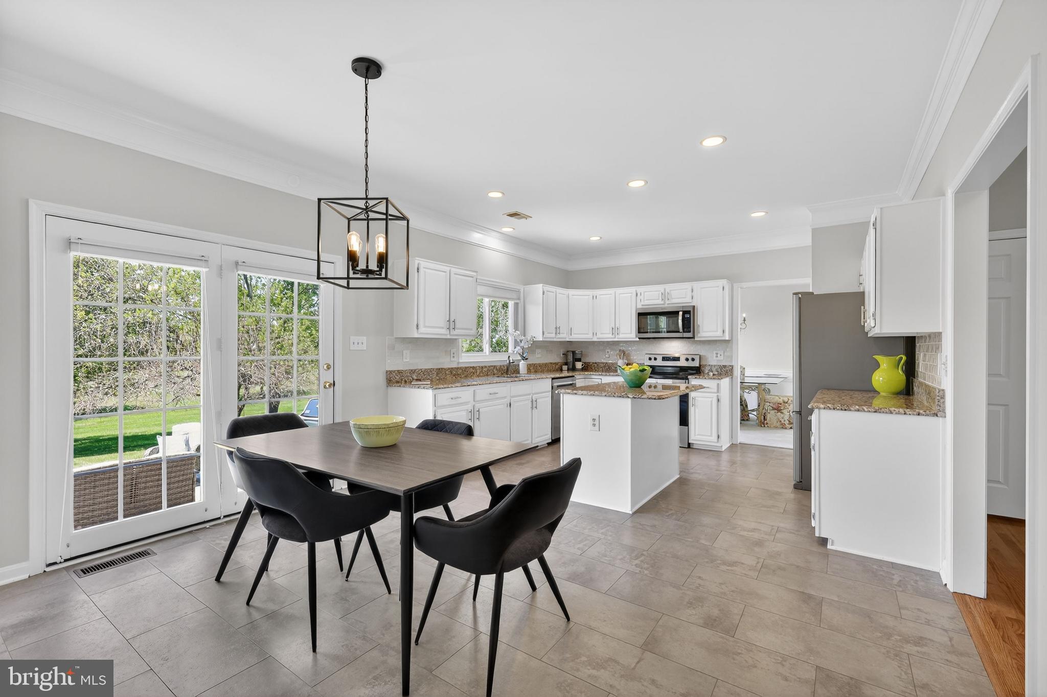 BRIARCLIFF MANOR - Residential