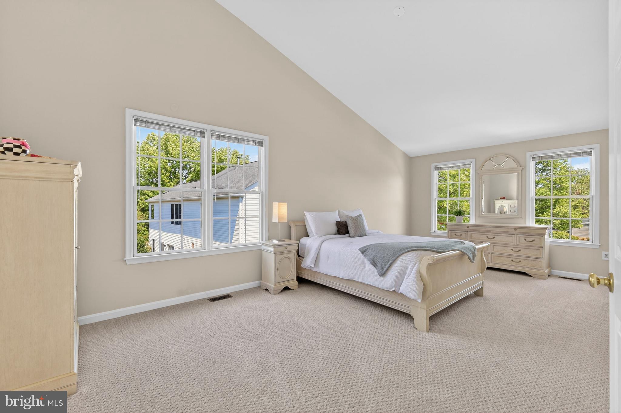 BRIARCLIFF MANOR - Residential