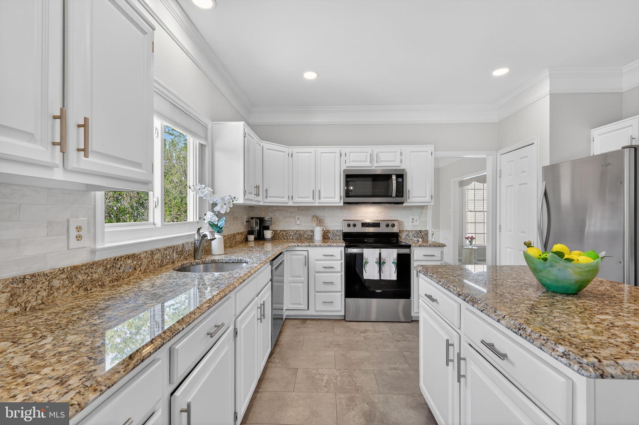 BRIARCLIFF MANOR - Residential