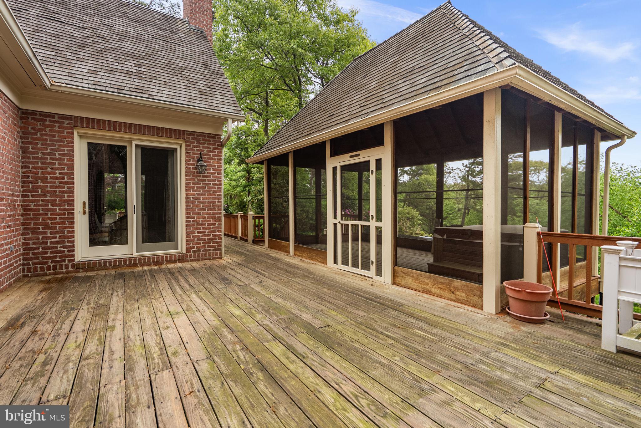 BLUFF POINT ON SEVERN - Residential