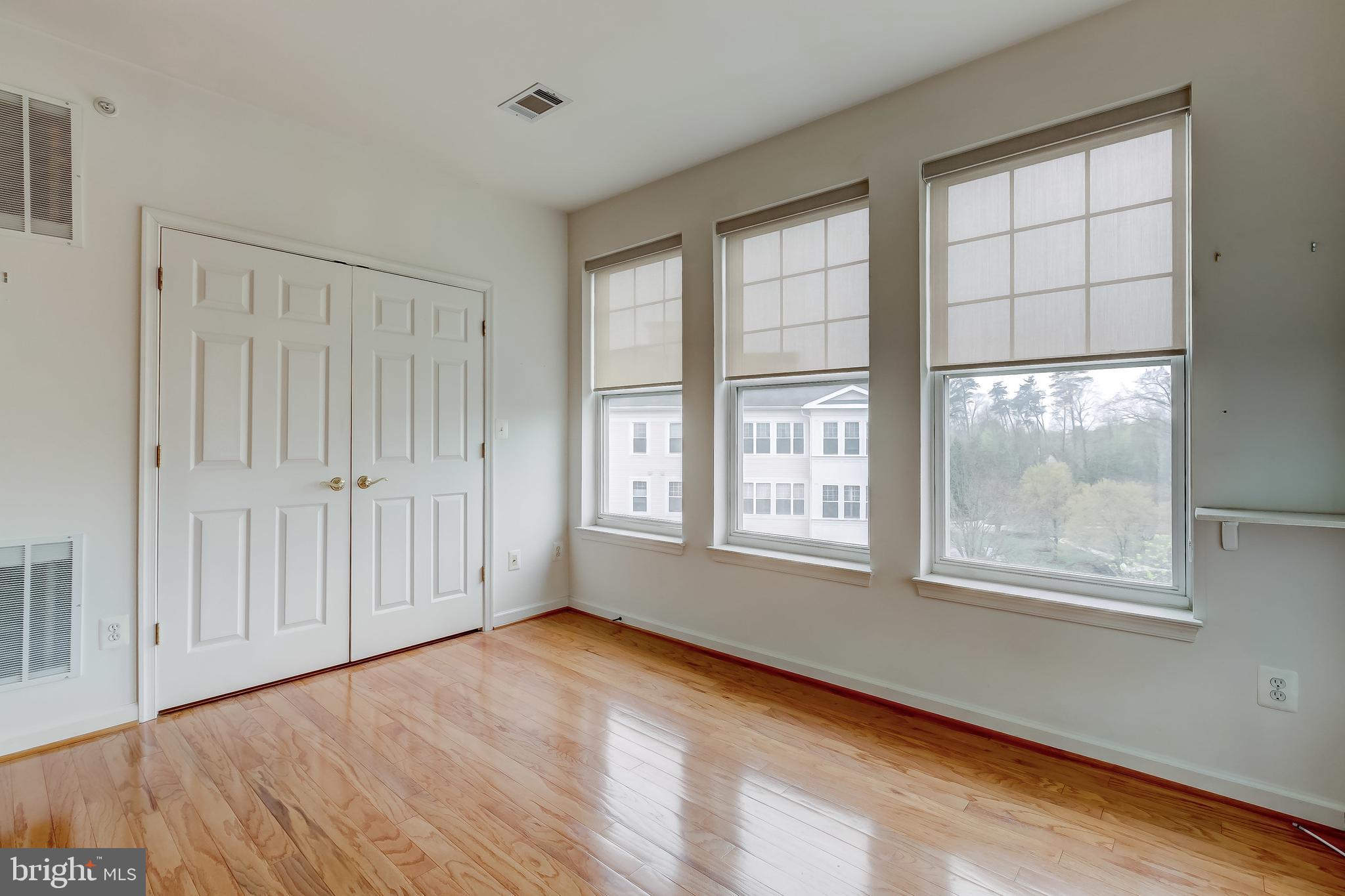 LAKELAND RIDGE - Residential