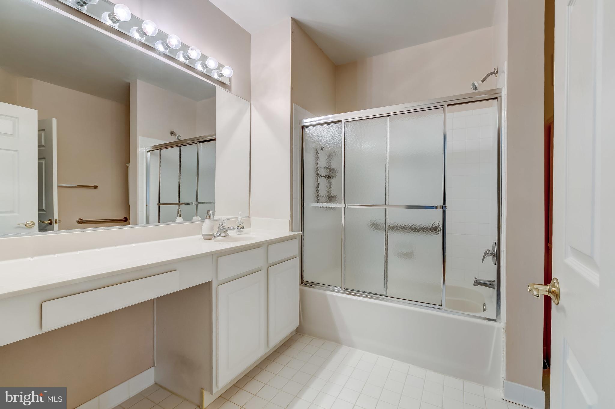 LAKELAND RIDGE - Residential