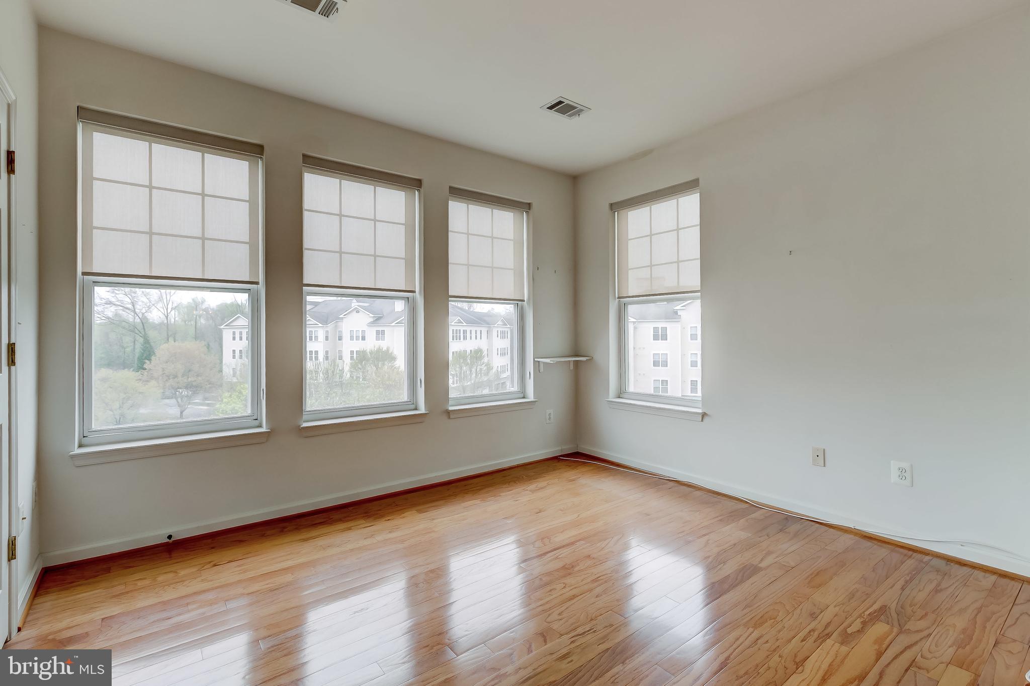 LAKELAND RIDGE - Residential