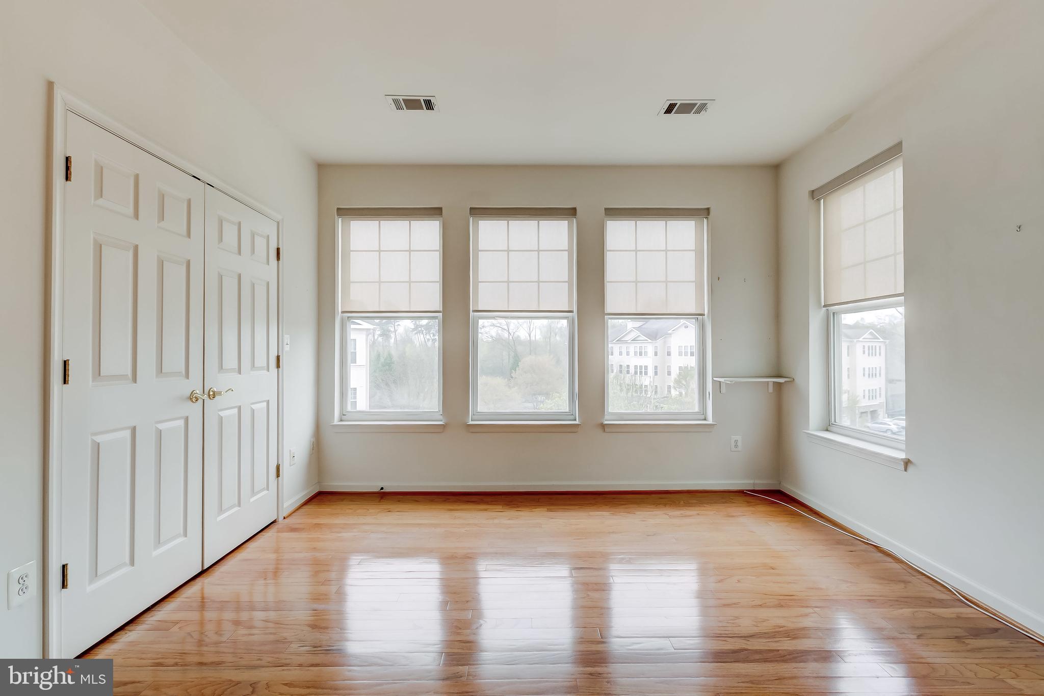 LAKELAND RIDGE - Residential