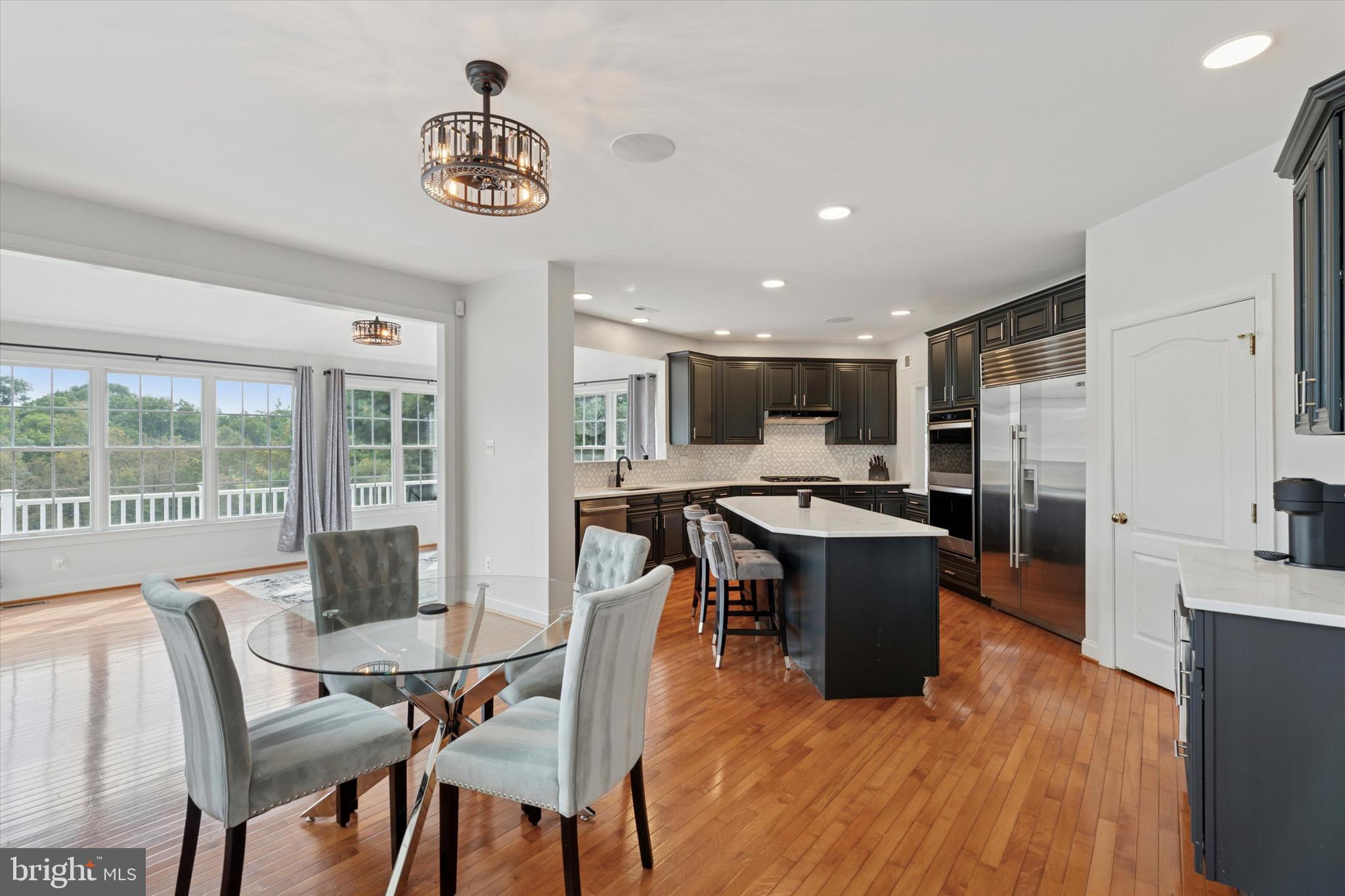 RIVERCREST - Residential