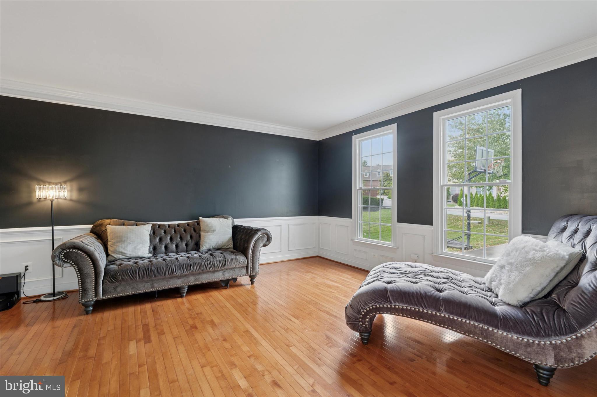 RIVERCREST - Residential