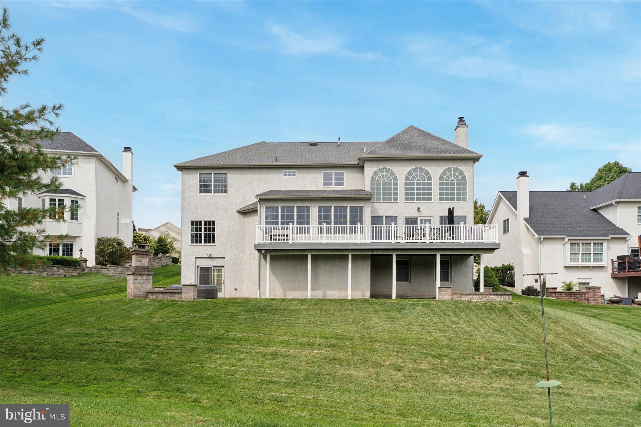 RIVERCREST - Residential